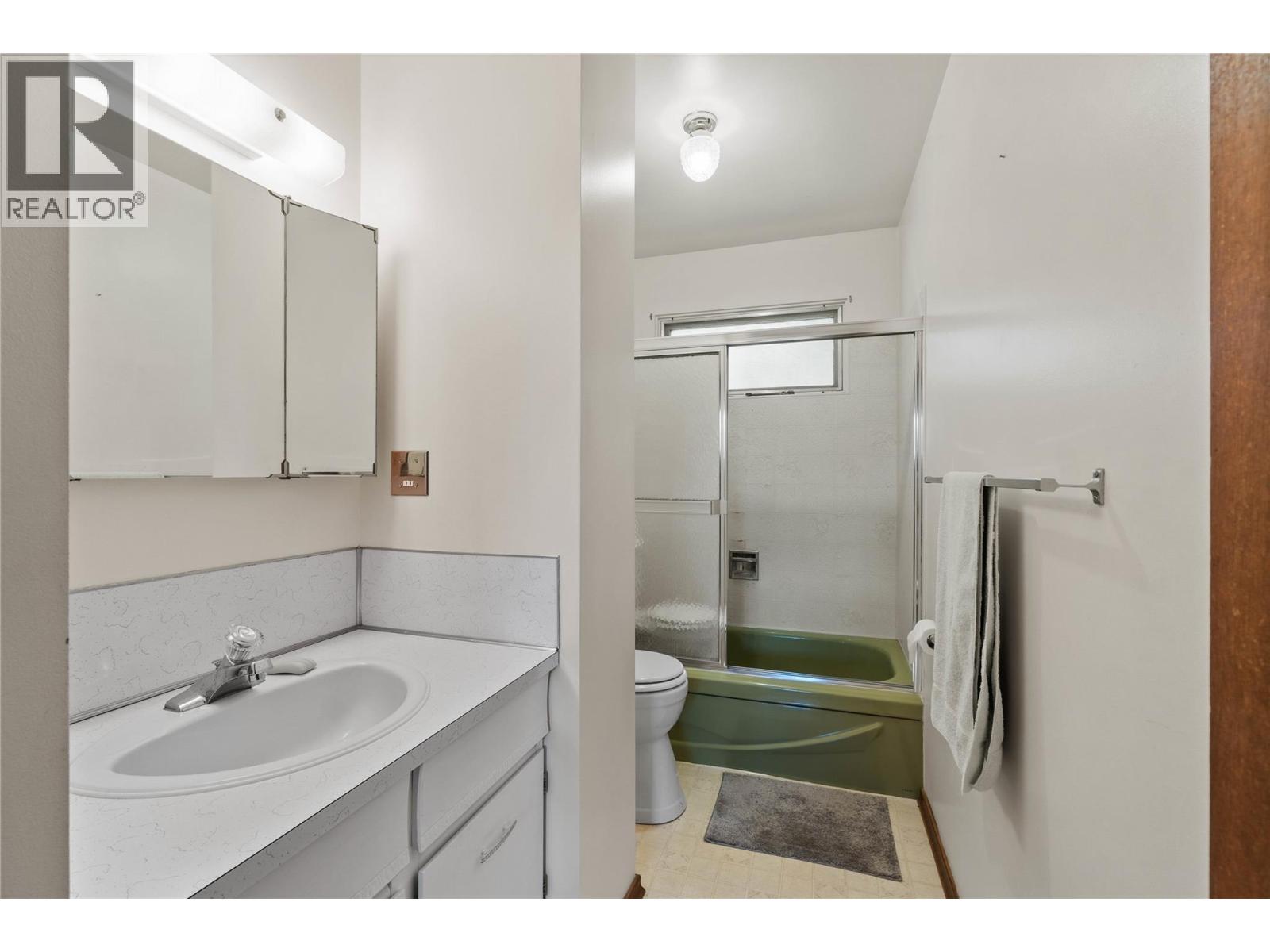 1118 Chateau Street, Kamloops, British Columbia  V2B 5R4 - Photo 16 - 10377081