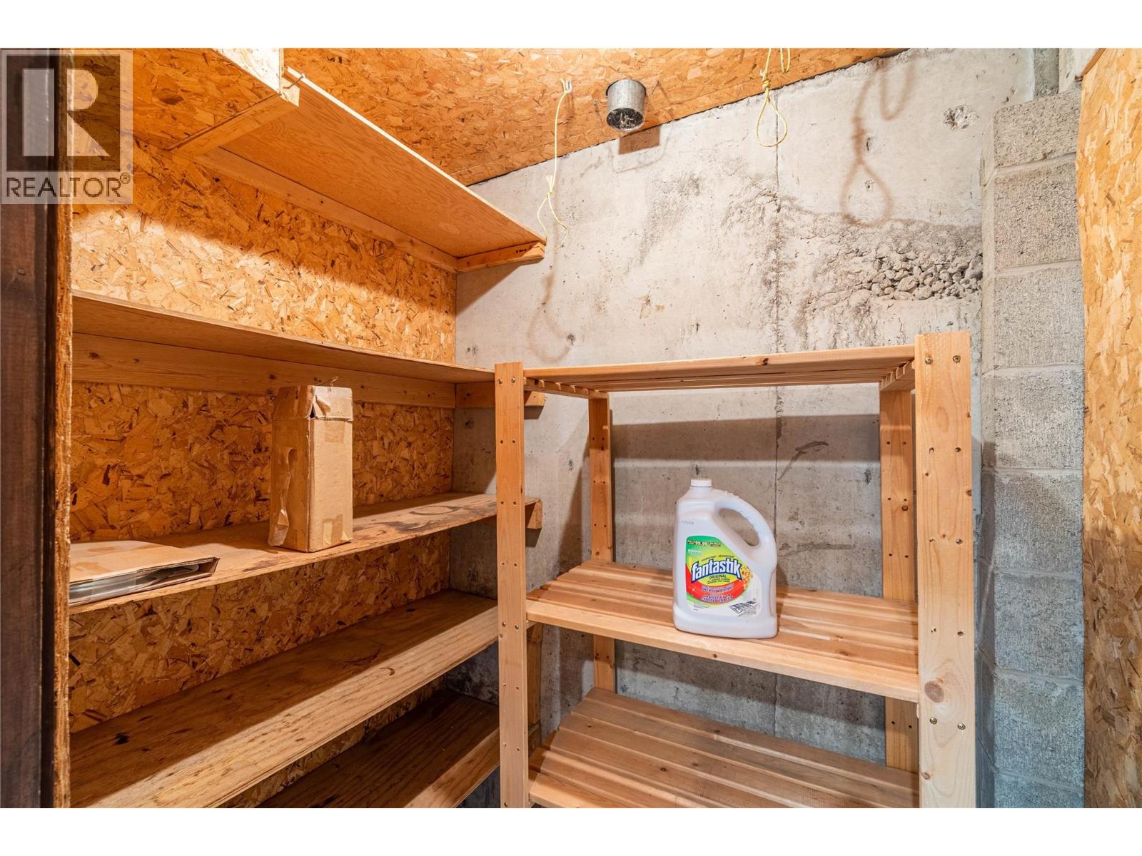 1118 Chateau Street, Kamloops, British Columbia  V2B 5R4 - Photo 24 - 10377081