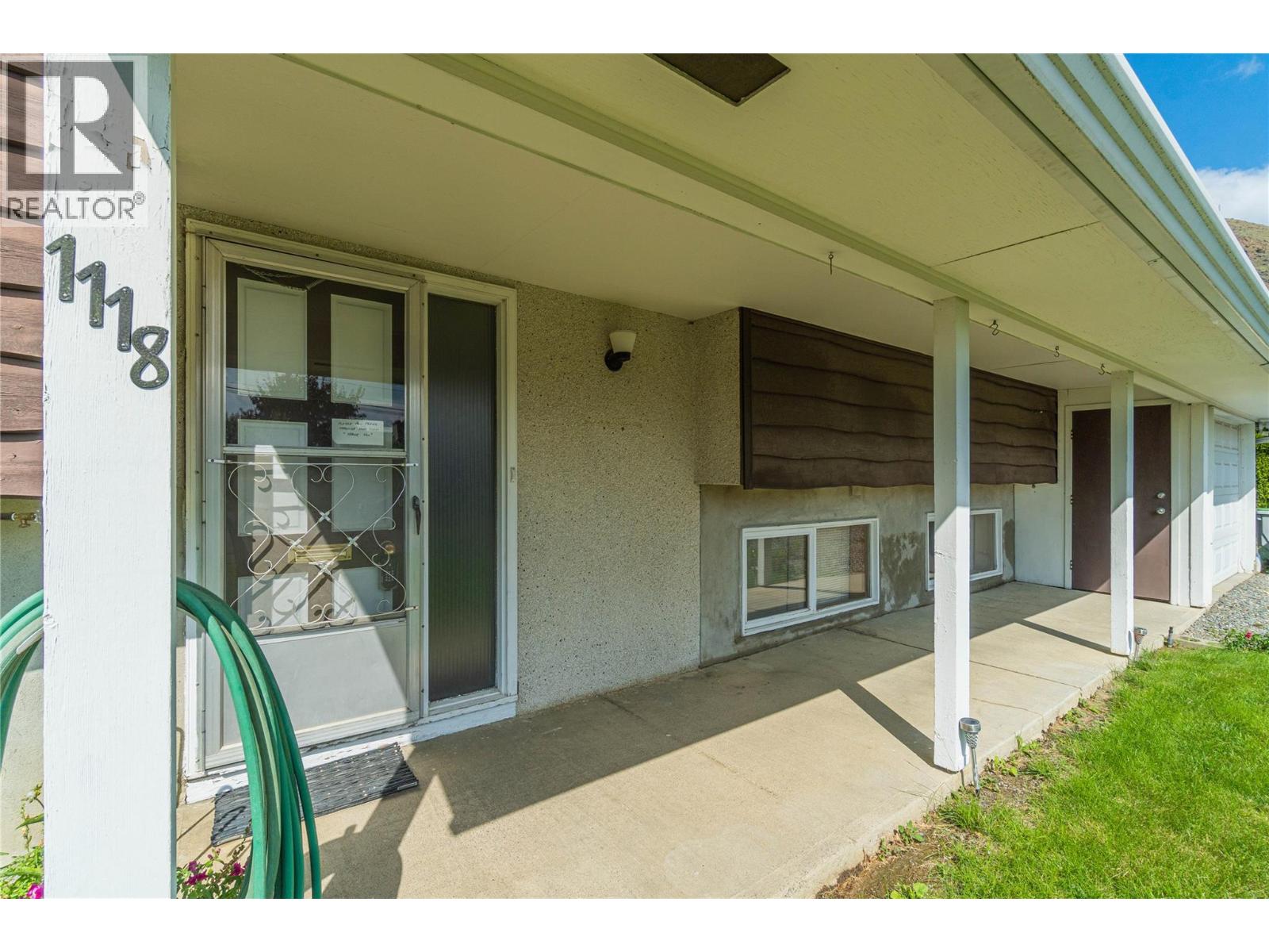 1118 Chateau Street, Kamloops, British Columbia  V2B 5R4 - Photo 4 - 10377081