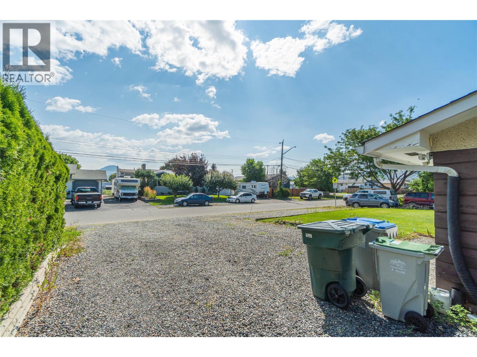 1118 Chateau Street, Kamloops, British Columbia  V2B 5R4 - Photo 6 - 10377081