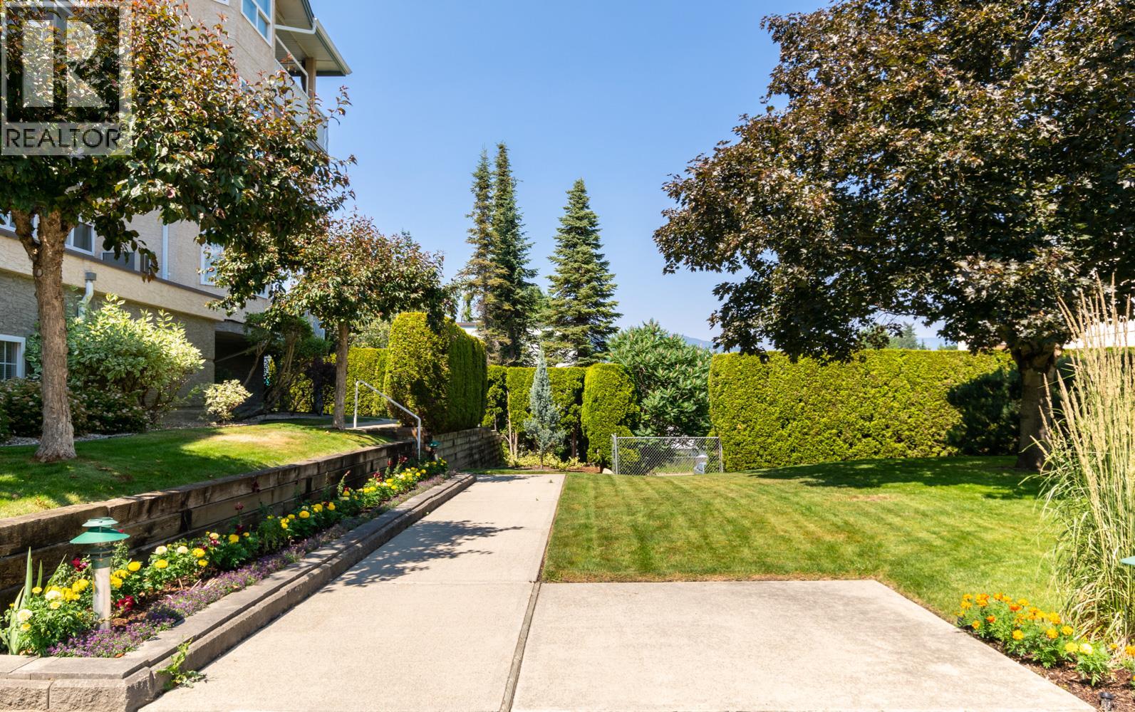 251 6 Street Se Unit# 201, Salmon Arm, British Columbia  V1E 1J9 - Photo 3 - 10377212