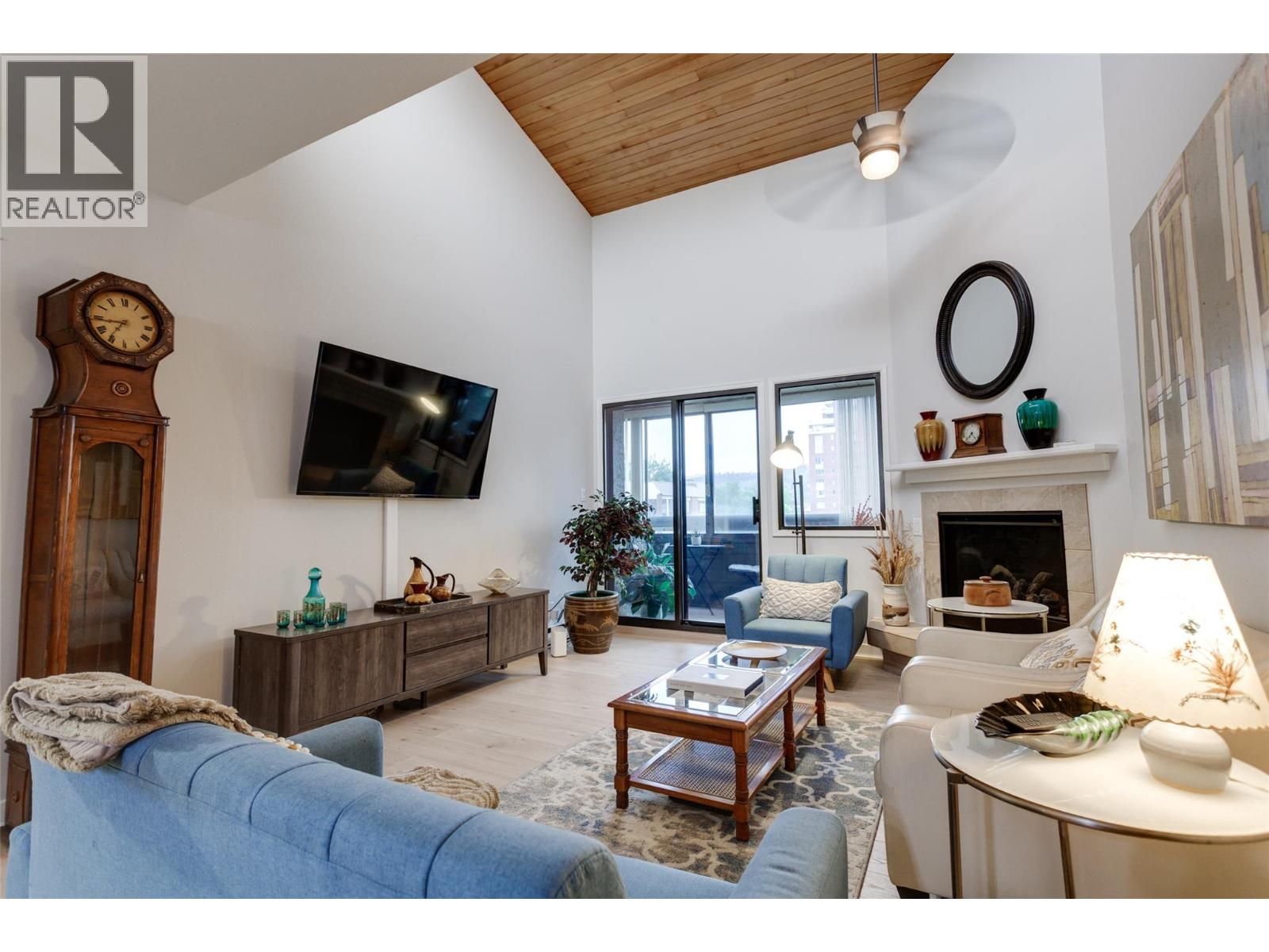 1056 Bernard Avenue Unit# 305 Lot# 43, Kelowna, British Columbia  V1Y 8L7 - Photo 3 - 10377183