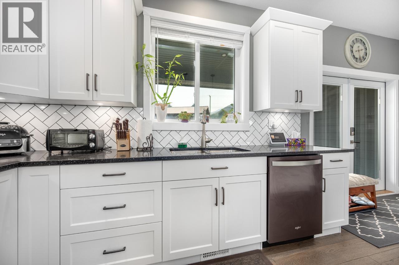 6920 Savona Access Road, Kamloops, British Columbia  V0K 2J0 - Photo 25 - 10377140