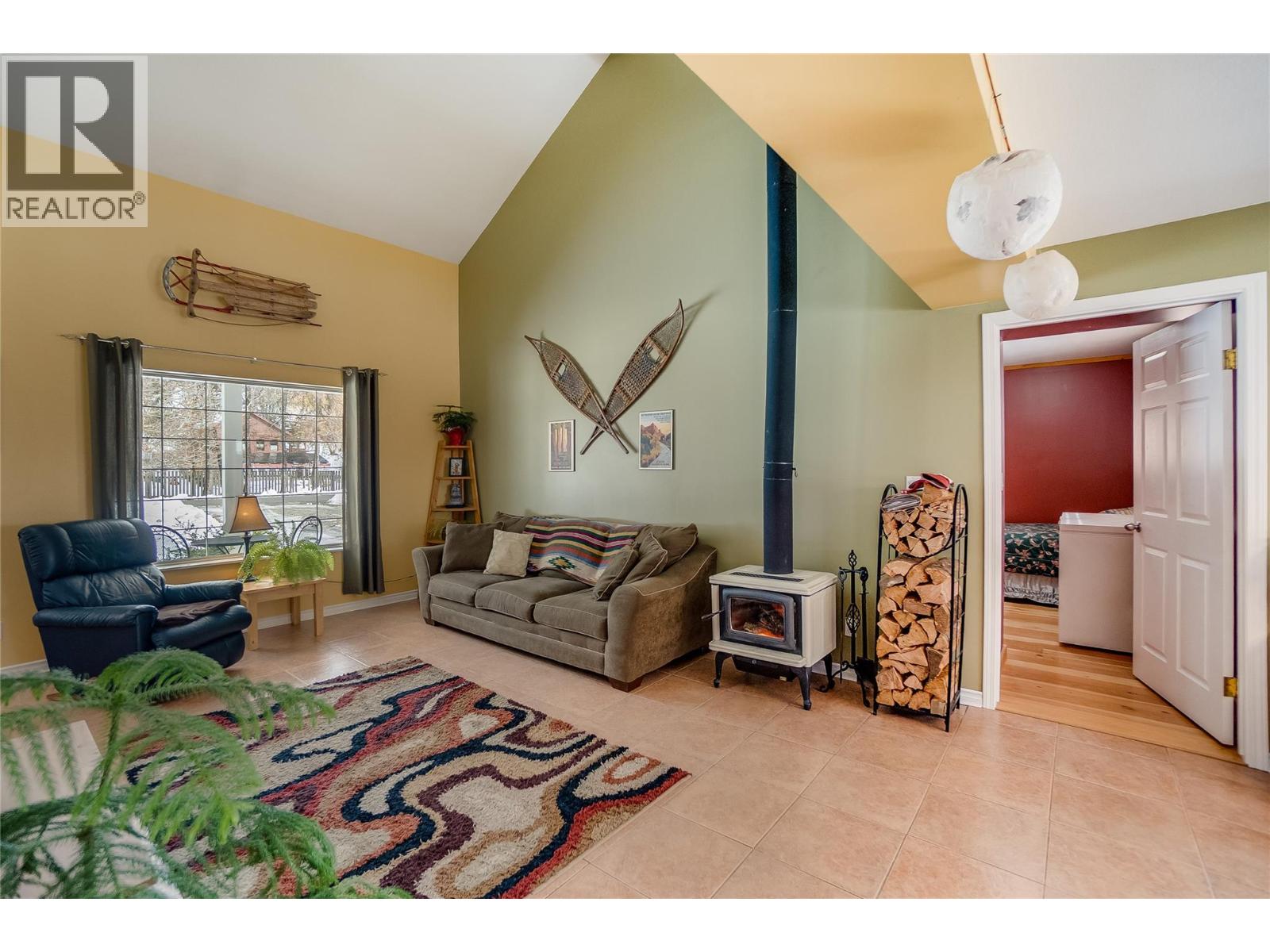 661 C Avenue, Kaslo, British Columbia  V0G 1M0 - Photo 15 - 10377055