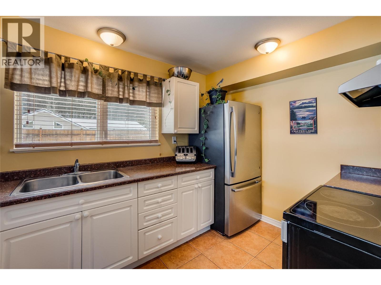 661 C Avenue, Kaslo, British Columbia  V0G 1M0 - Photo 21 - 10377055