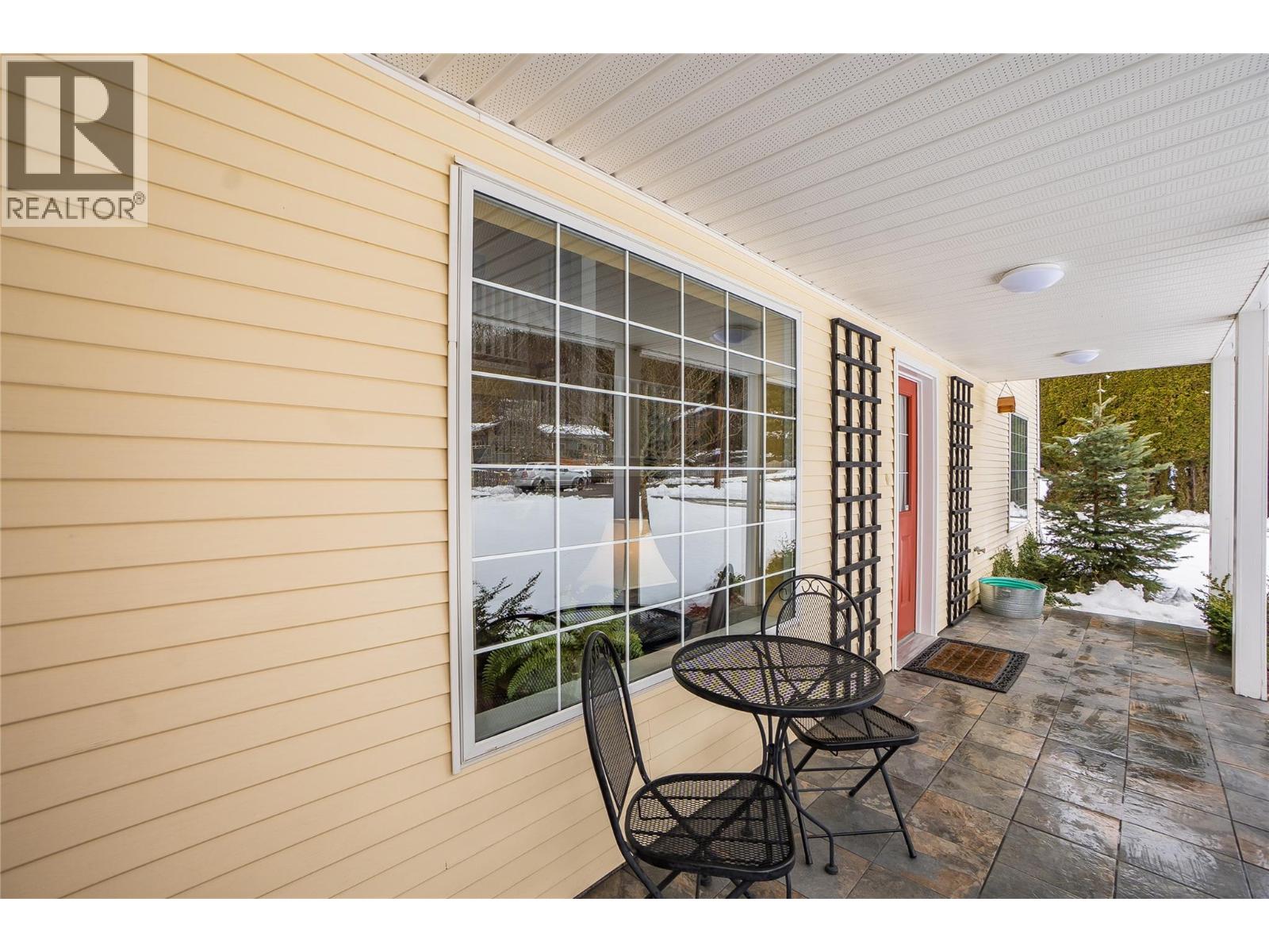 661 C Avenue, Kaslo, British Columbia  V0G 1M0 - Photo 8 - 10377055