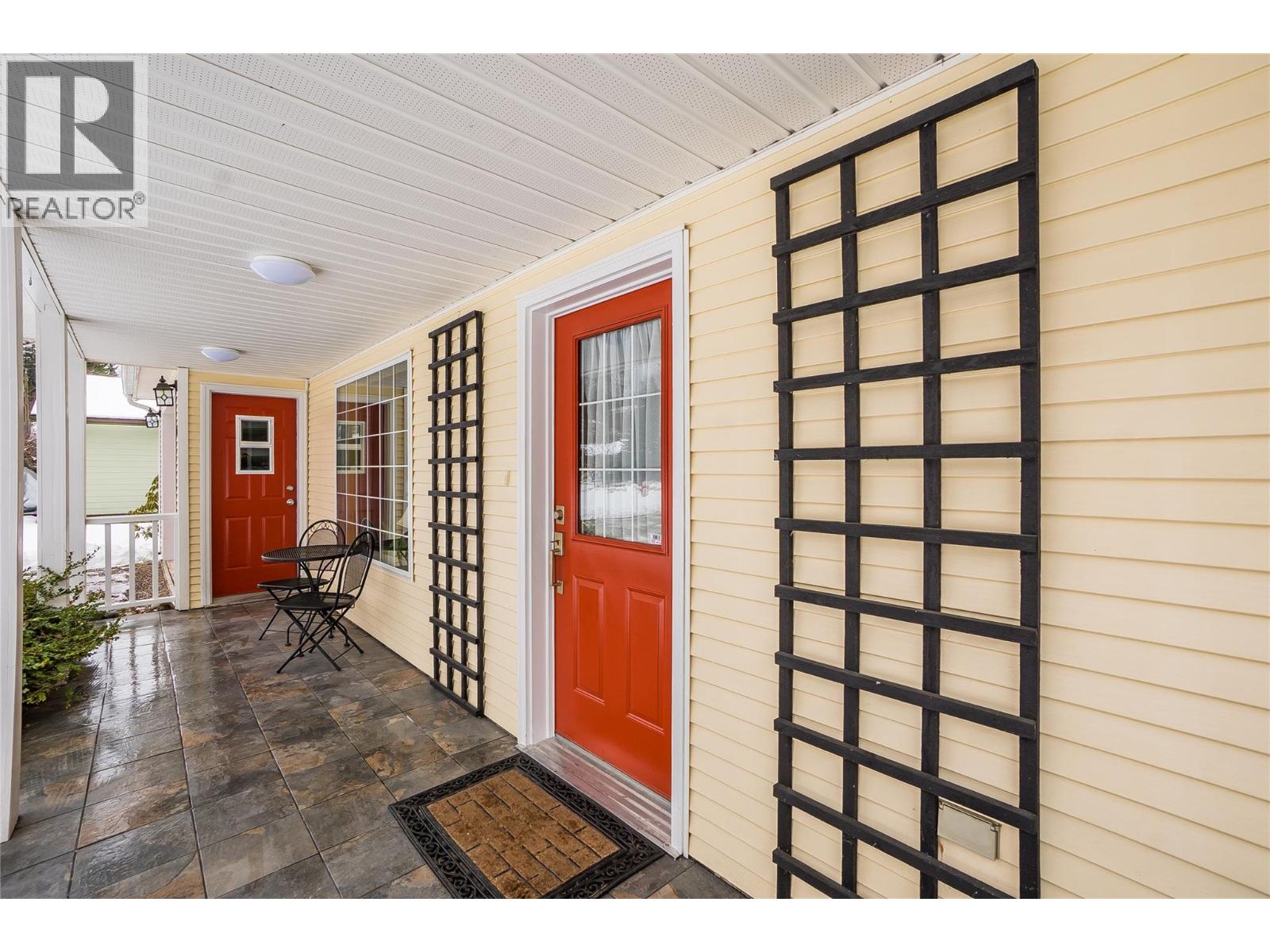 661 C Avenue, Kaslo, British Columbia  V0G 1M0 - Photo 9 - 10377055