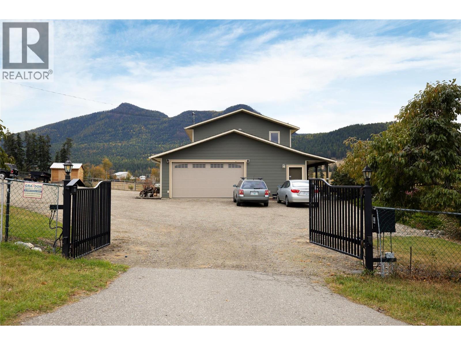 5432 Rochdell Road, Coldstream, British Columbia  V1B 3E8 - Photo 4 - 10376810