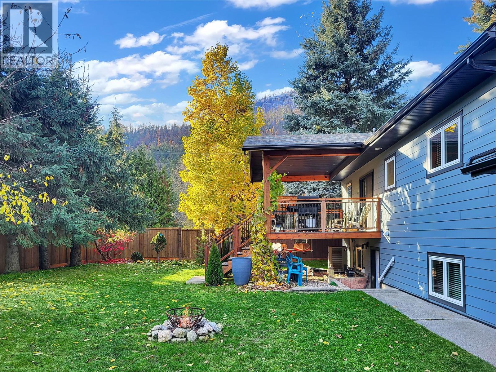 303 Delany Avenue, Slocan, British Columbia  V0G 2C0 - Photo 10 - 10377001