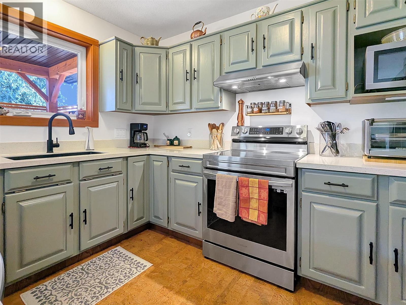 303 Delany Avenue, Slocan, British Columbia  V0G 2C0 - Photo 16 - 10377001