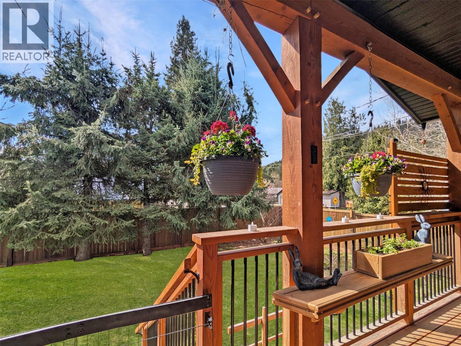 303 Delany Avenue, Slocan, British Columbia  V0G 2C0 - Photo 39 - 10377001