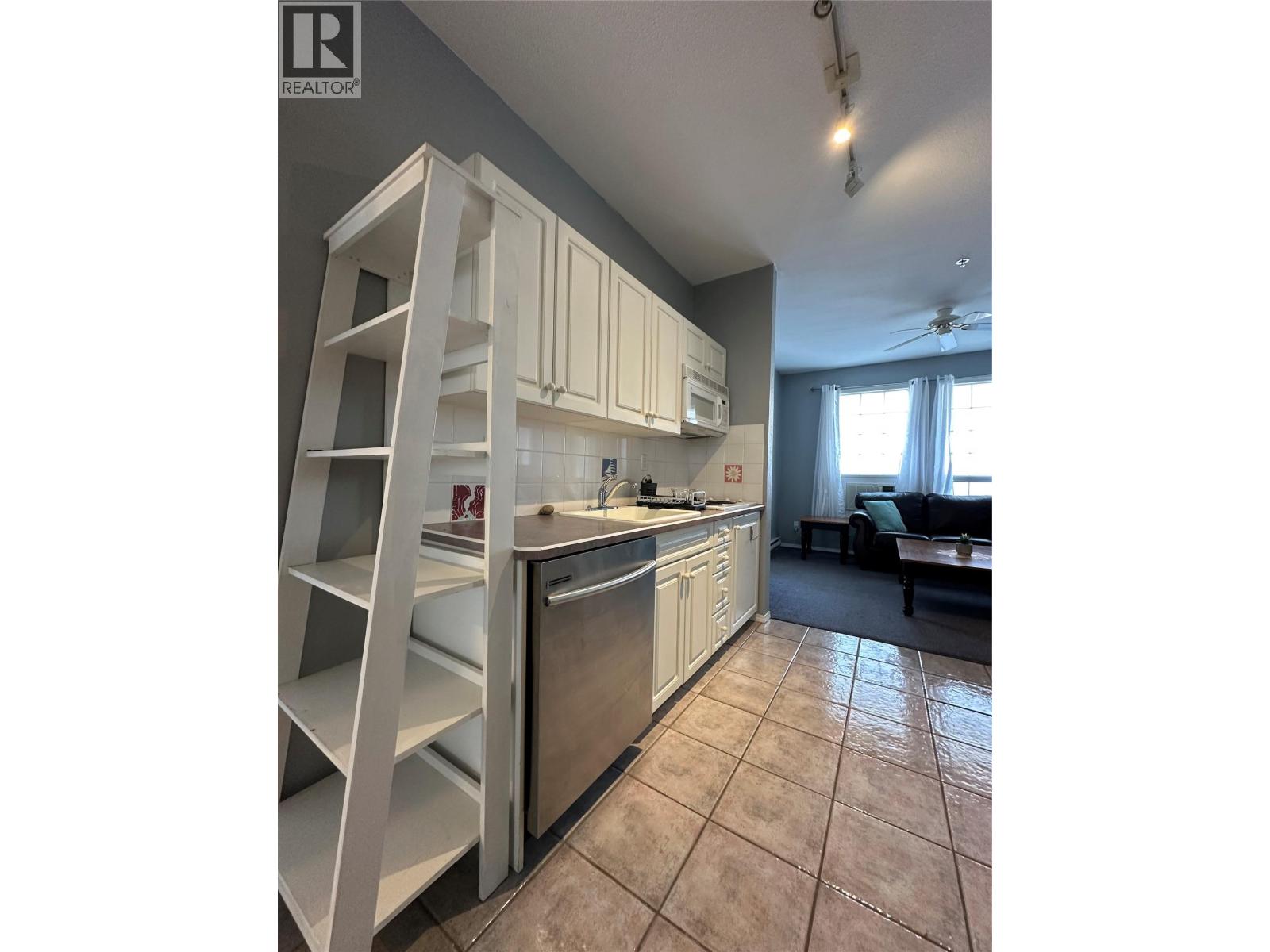 5052 Riverview Road Unit# 2006b, Fairmont Hot Springs, British Columbia  V0B 1L1 - Photo 3 - 10377223