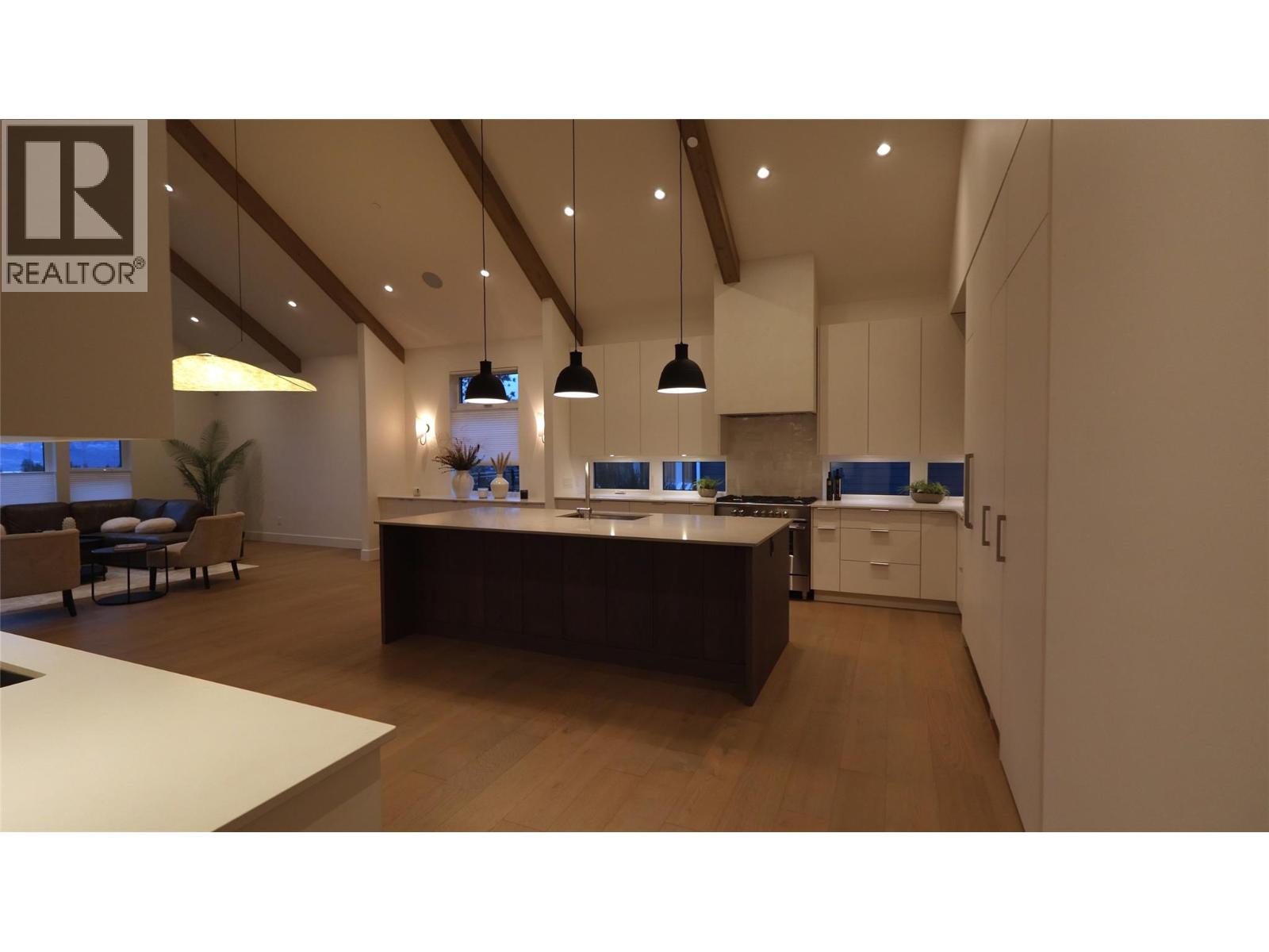 17579 Sanborn Street, Summerland, British Columbia  V0H 1Z3 - Photo 5 - 10377198