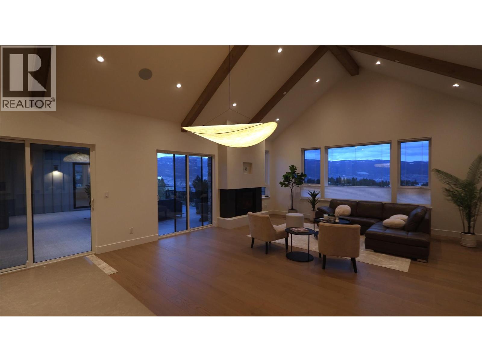 17579 Sanborn Street, Summerland, British Columbia  V0H 1Z3 - Photo 7 - 10377198