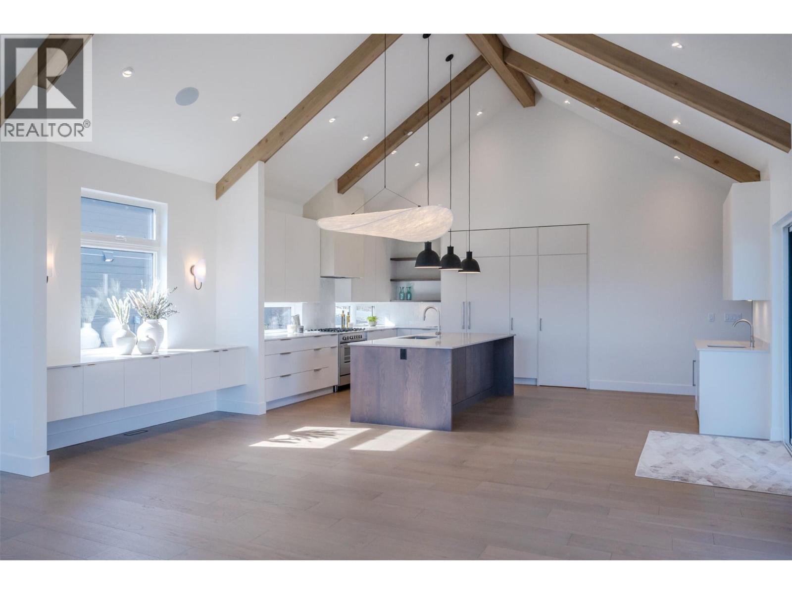 17579 Sanborn Street, Summerland, British Columbia  V0H 1Z3 - Photo 9 - 10377198