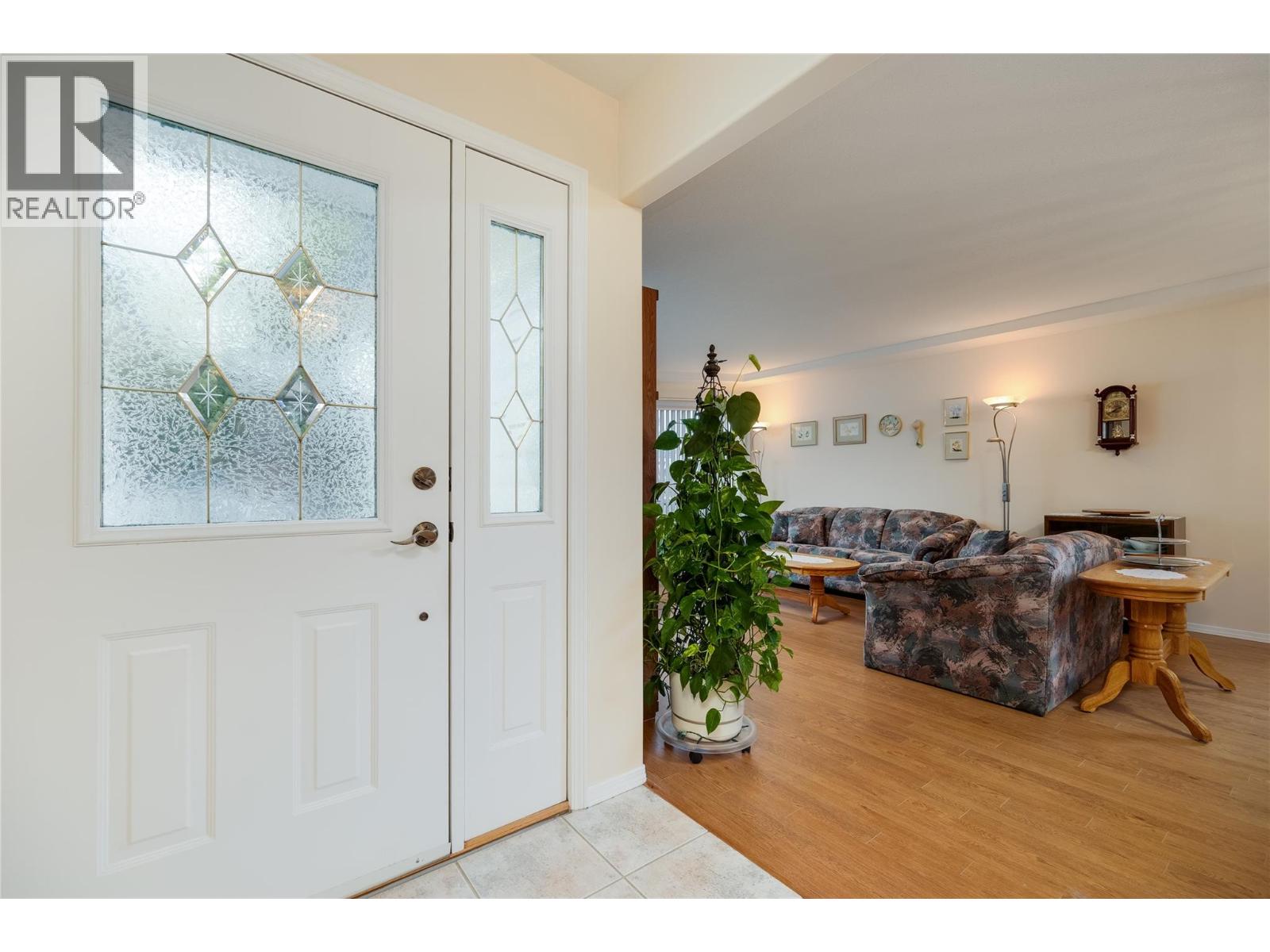 438 Parfitt Court, Kelowna, British Columbia  V1X 7M9 - Photo 2 - 10376549