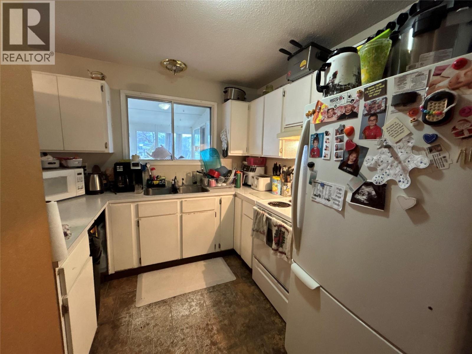 3060 Springfield Road, Kelowna, British Columbia  V1X 1A5 - Photo 6 - 10377274