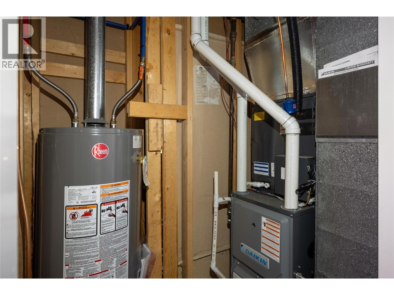 5712 6 Highway, Vernon, British Columbia  V1B 3E1 - Photo 21 - 10377224