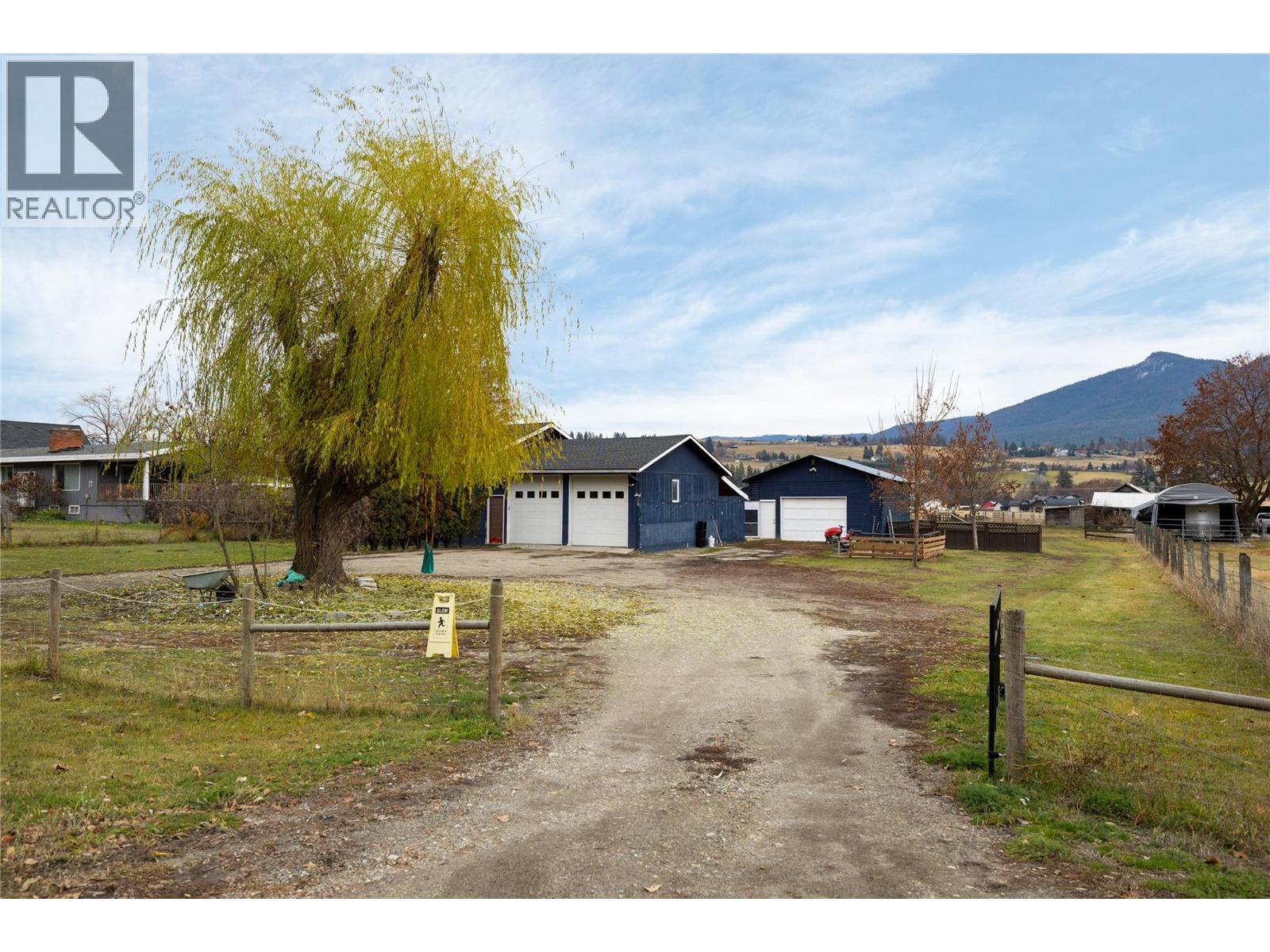 5712 6 Highway, Vernon, British Columbia  V1B 3E1 - Photo 3 - 10377224