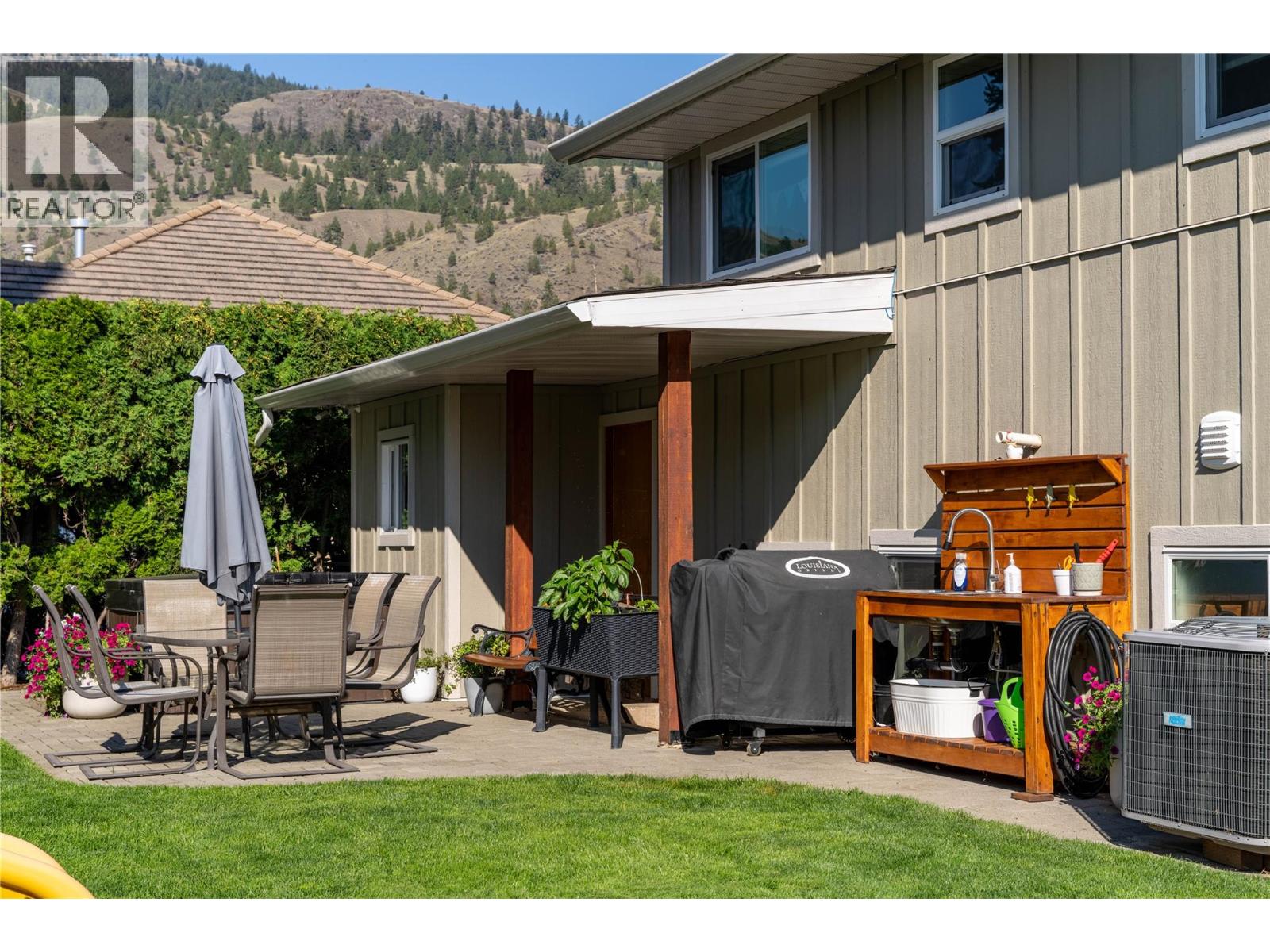 821 Puhallo Drive, Kamloops, British Columbia  V2B 6P8 - Photo 5 - 10376384