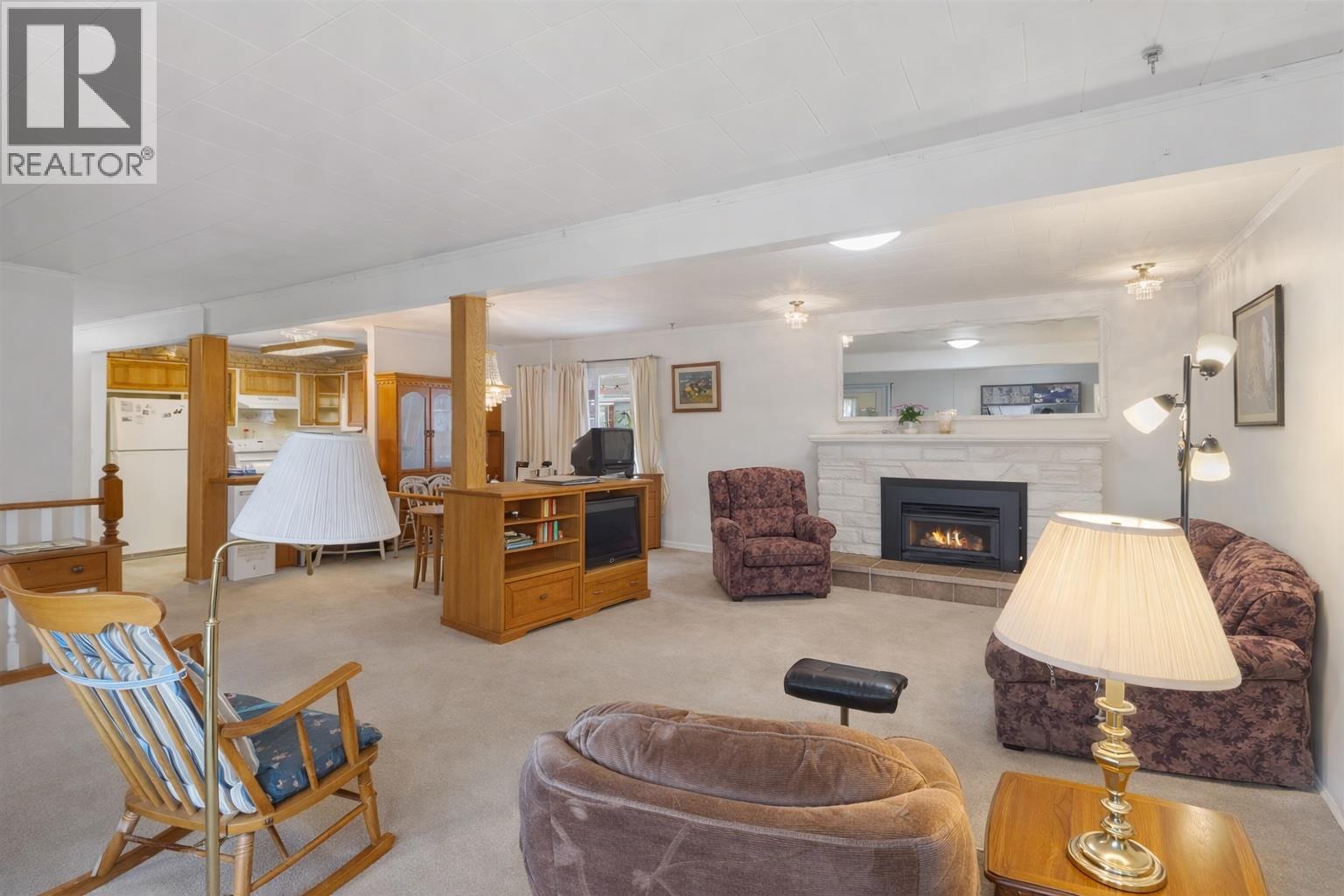 957 Newton Street, Kamloops, British Columbia  V2B 5J3 - Photo 4 - 10377201