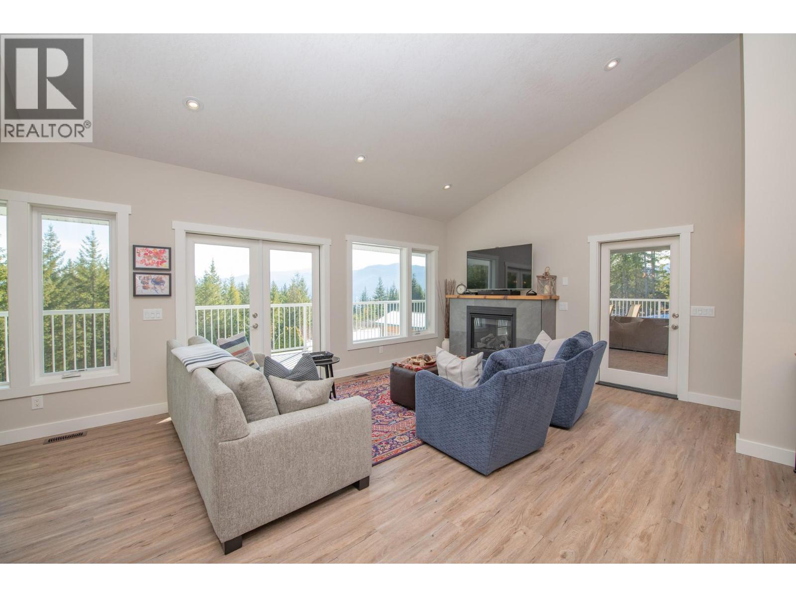 6137 Line 17 Road, Magna Bay, British Columbia  V0E 1M7 - Photo 11 - 10376766