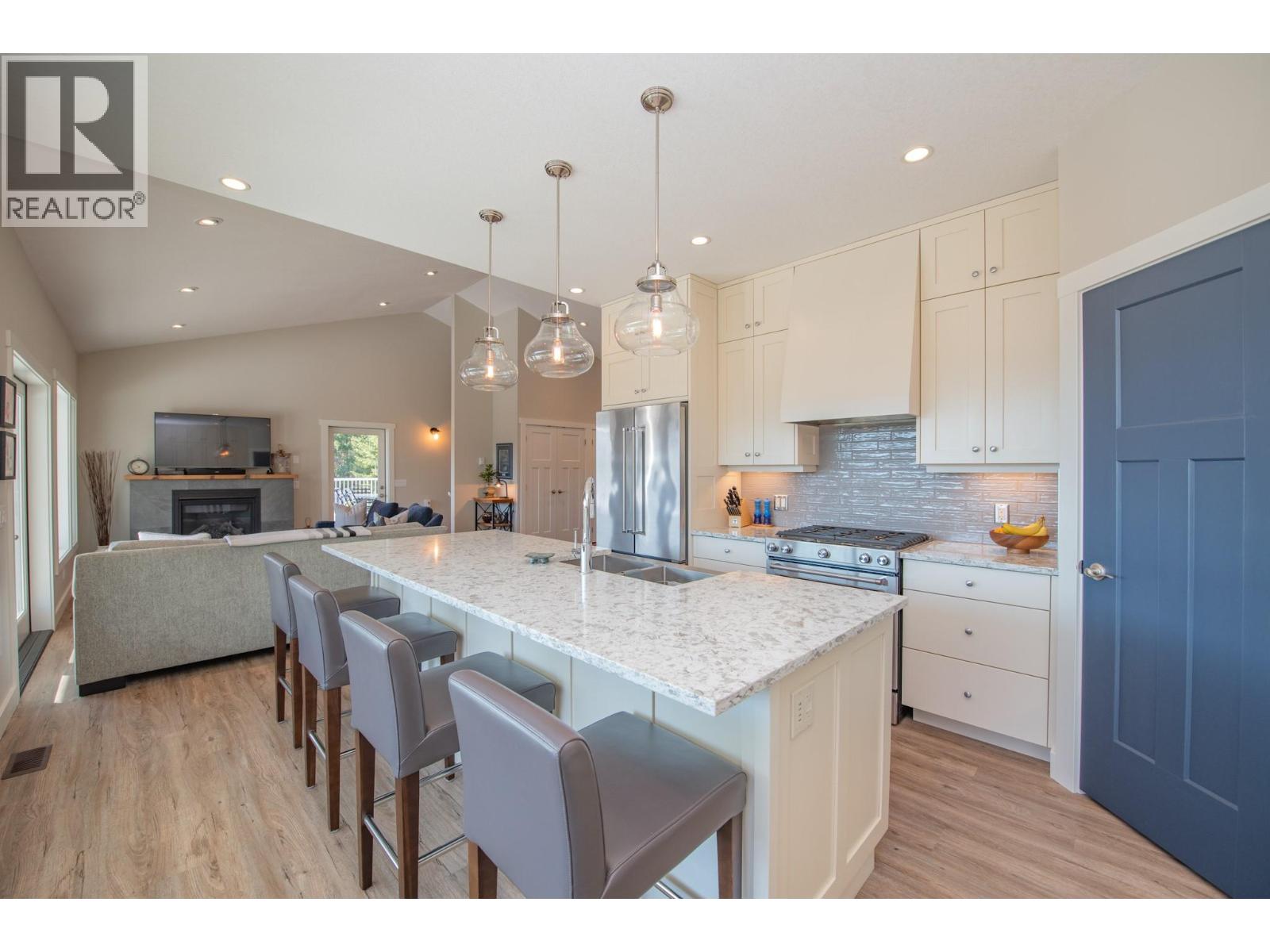 6137 Line 17 Road, Magna Bay, British Columbia  V0E 1M7 - Photo 19 - 10376766