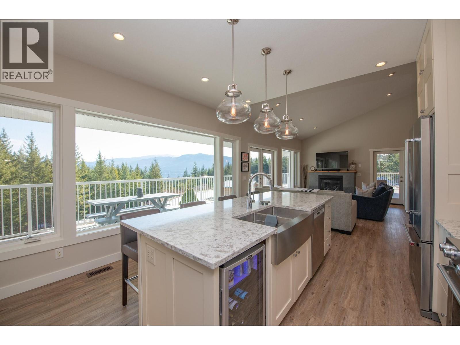 6137 Line 17 Road, Magna Bay, British Columbia  V0E 1M7 - Photo 21 - 10376766