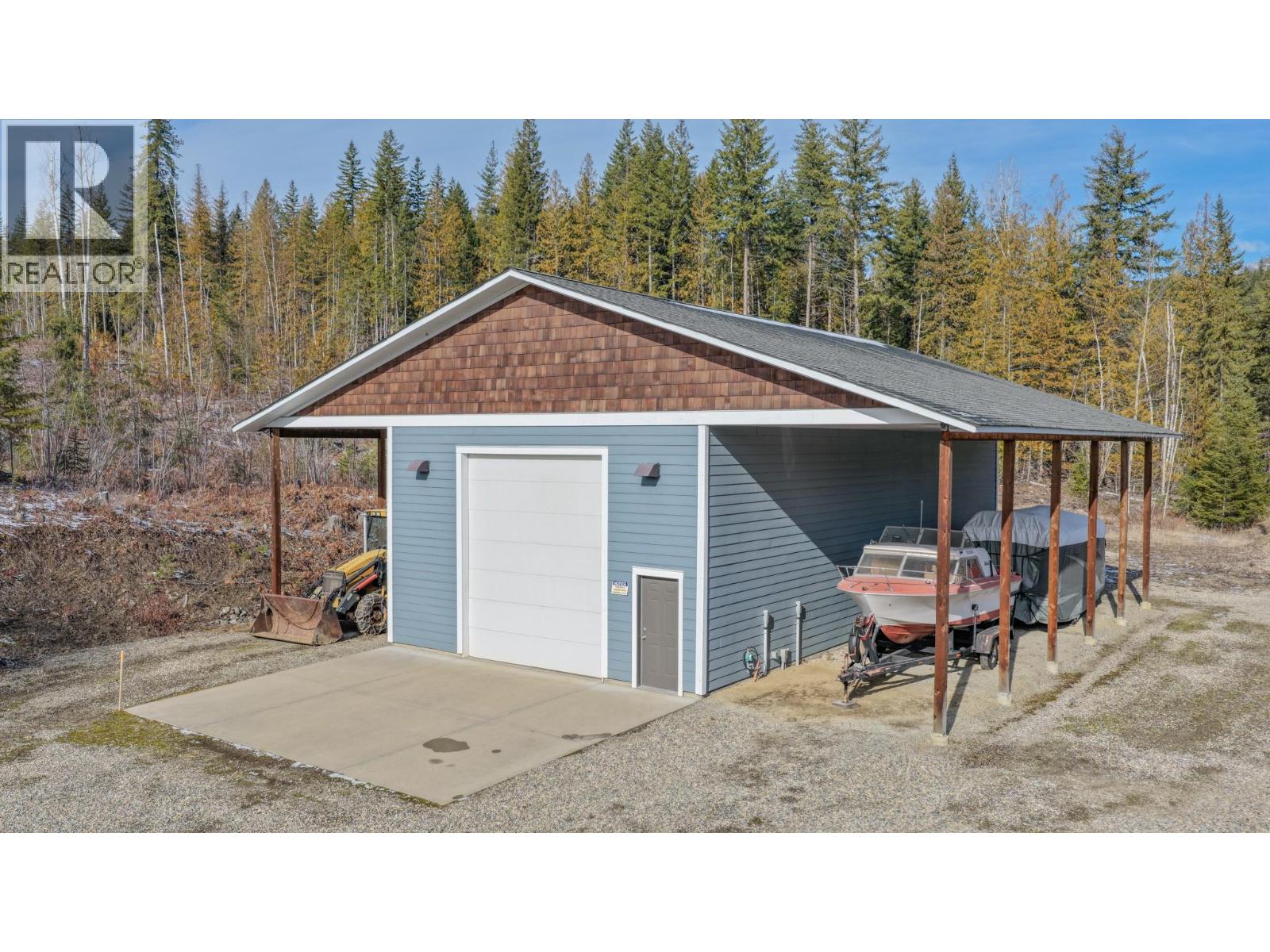 6137 Line 17 Road, Magna Bay, British Columbia  V0E 1M7 - Photo 3 - 10376766