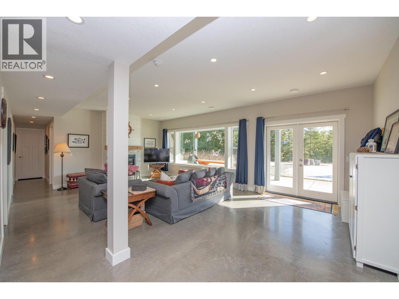 6137 Line 17 Road, Magna Bay, British Columbia  V0E 1M7 - Photo 37 - 10376766