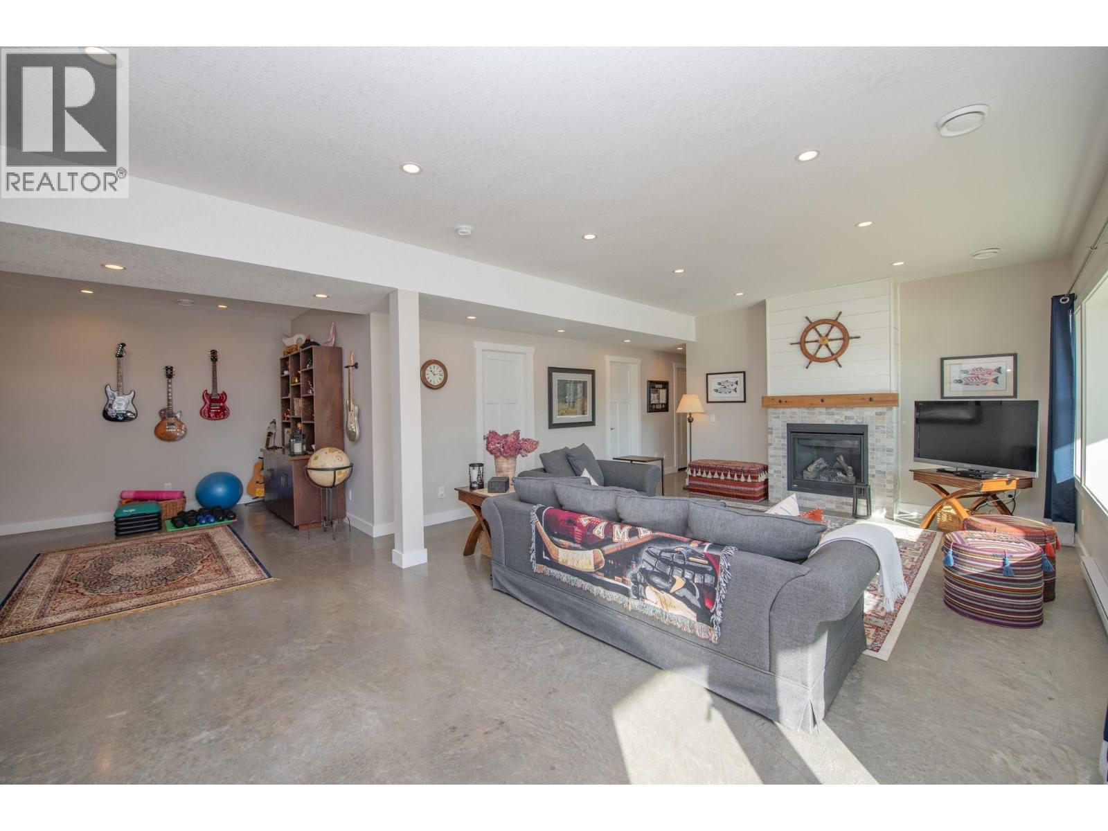 6137 Line 17 Road, Magna Bay, British Columbia  V0E 1M7 - Photo 38 - 10376766