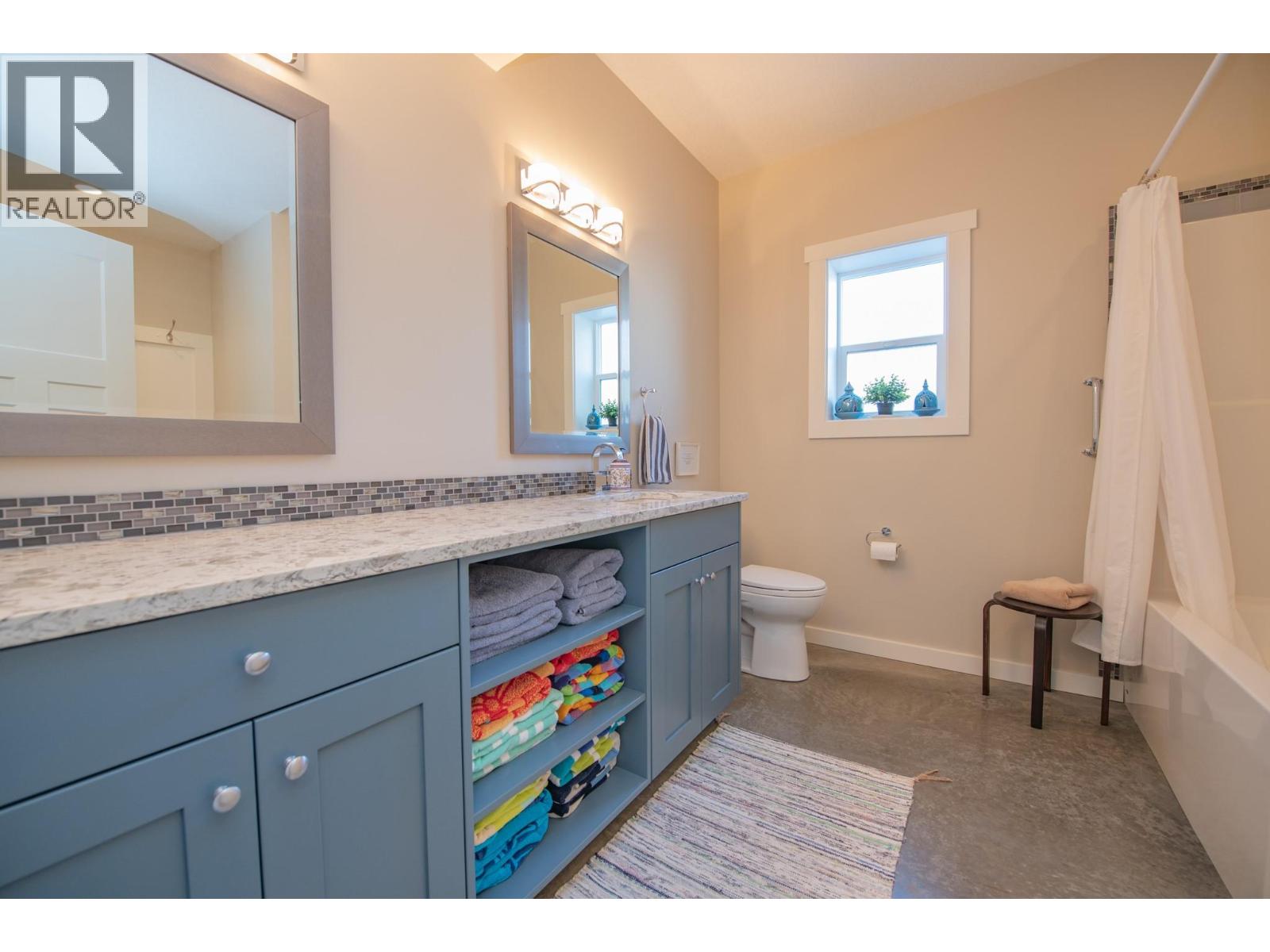 6137 Line 17 Road, Magna Bay, British Columbia  V0E 1M7 - Photo 40 - 10376766