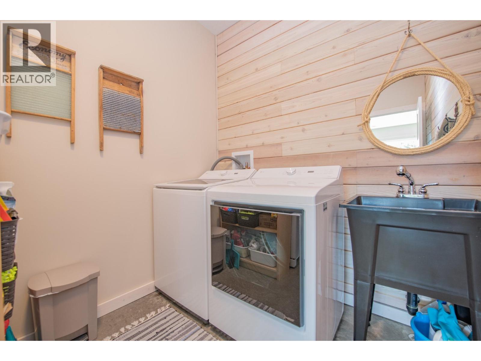 6137 Line 17 Road, Magna Bay, British Columbia  V0E 1M7 - Photo 41 - 10376766