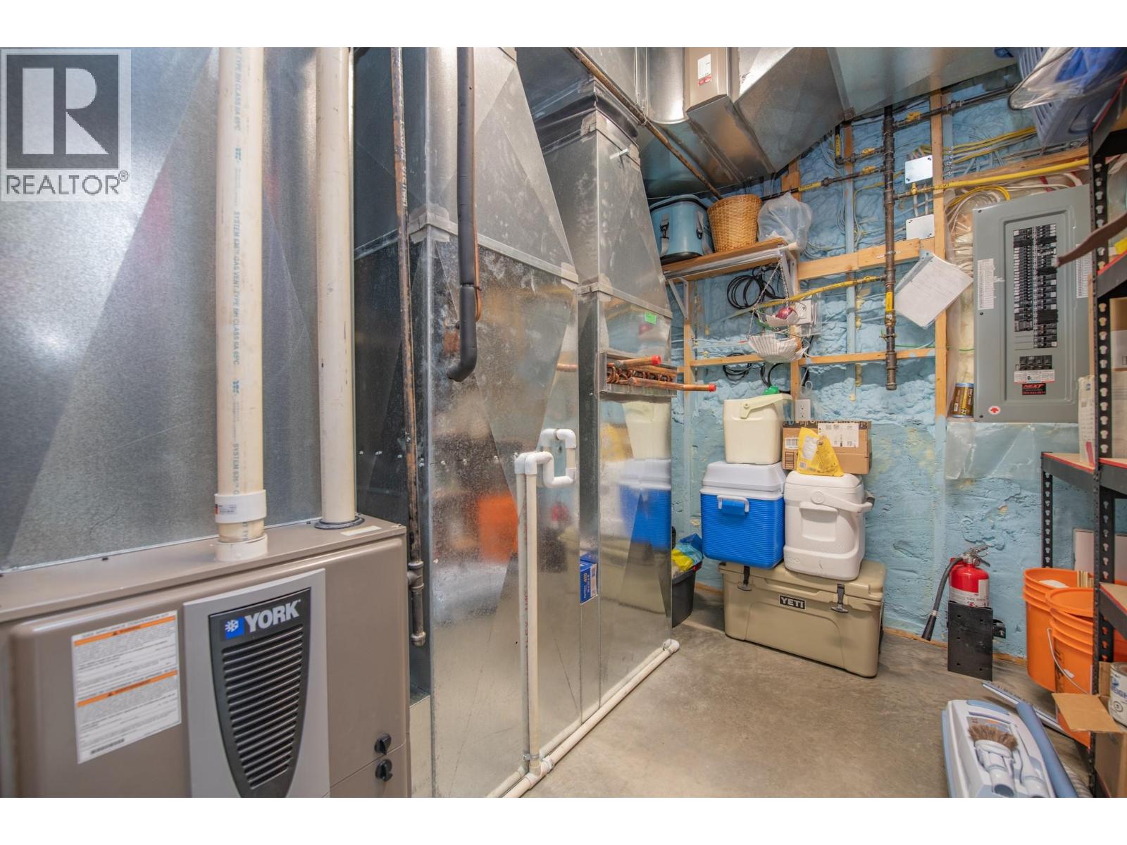 6137 Line 17 Road, Magna Bay, British Columbia  V0E 1M7 - Photo 42 - 10376766