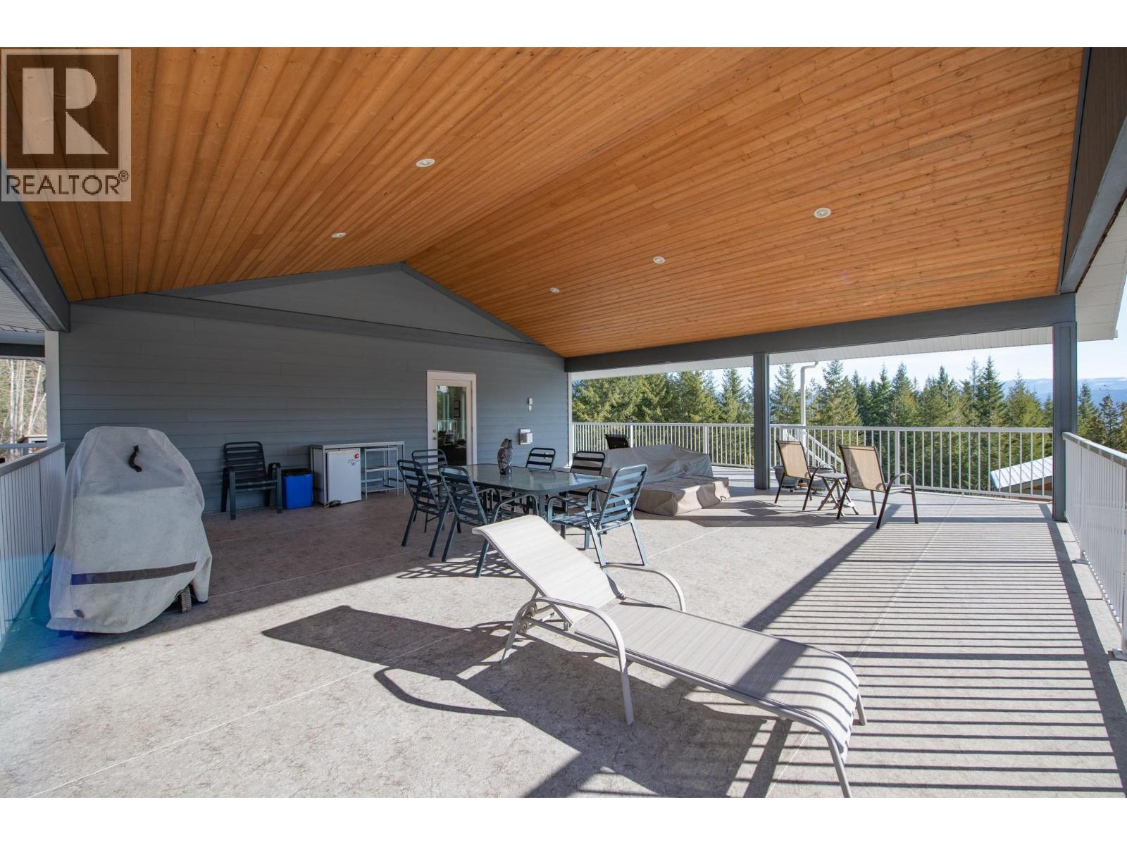 6137 Line 17 Road, Magna Bay, British Columbia  V0E 1M7 - Photo 44 - 10376766