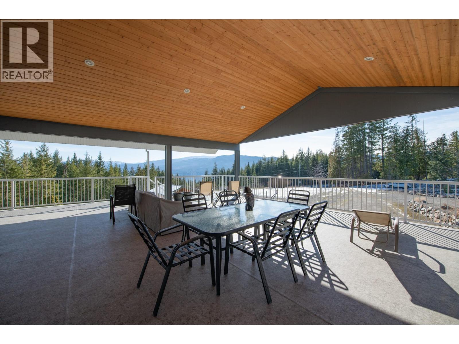 6137 Line 17 Road, Magna Bay, British Columbia  V0E 1M7 - Photo 45 - 10376766