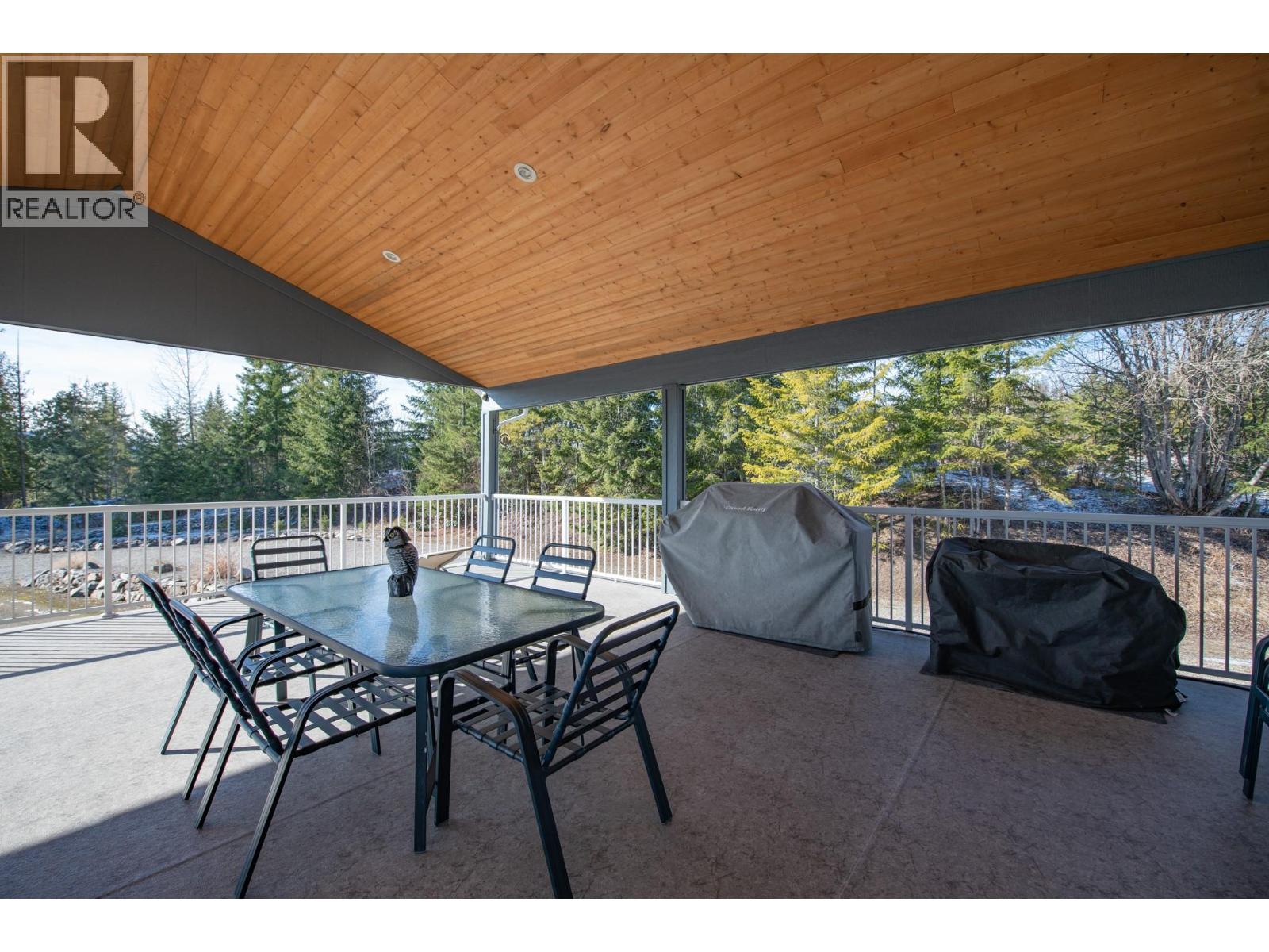 6137 Line 17 Road, Magna Bay, British Columbia  V0E 1M7 - Photo 46 - 10376766