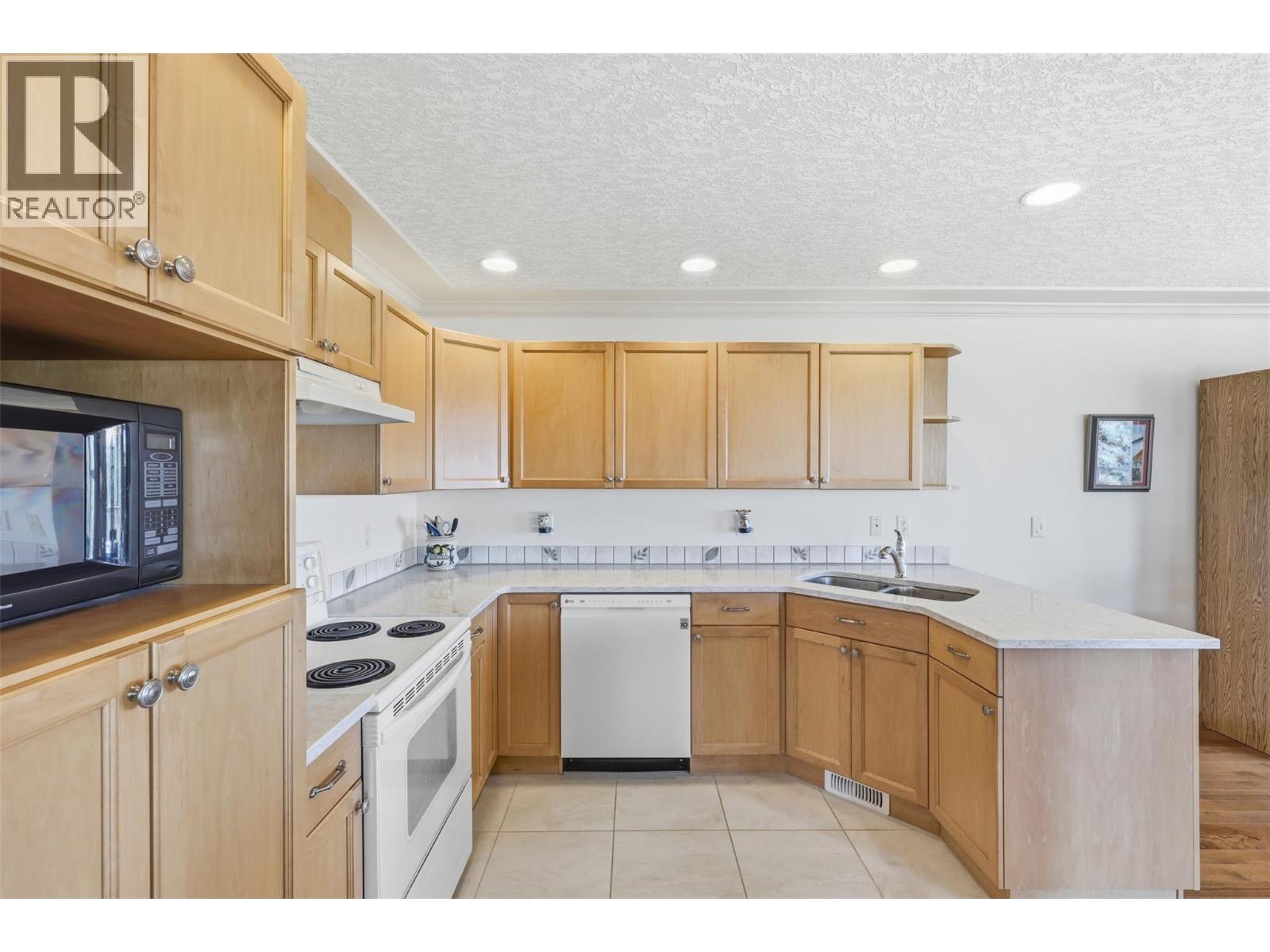 2210 Qu'appelle Boulevard Unit# 18, Kamloops, British Columbia  V2E 2S4 - Photo 7 - 10377151