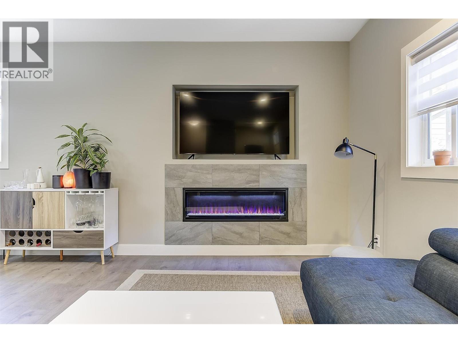 1269 Ethel Street, Kelowna, British Columbia  V1Y 2W8 - Photo 3 - 10377278