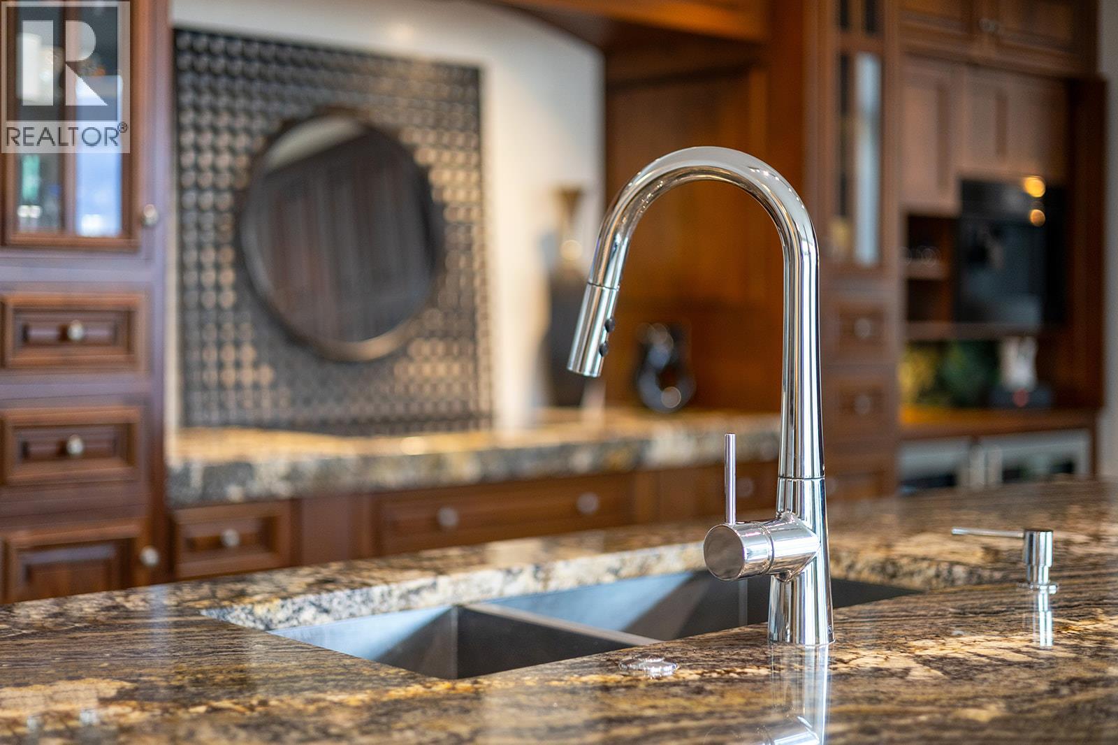 1152 Sunset Drive Unit# 1702, Kelowna, British Columbia  V1Y 9R7 - Photo 22 - 10376889