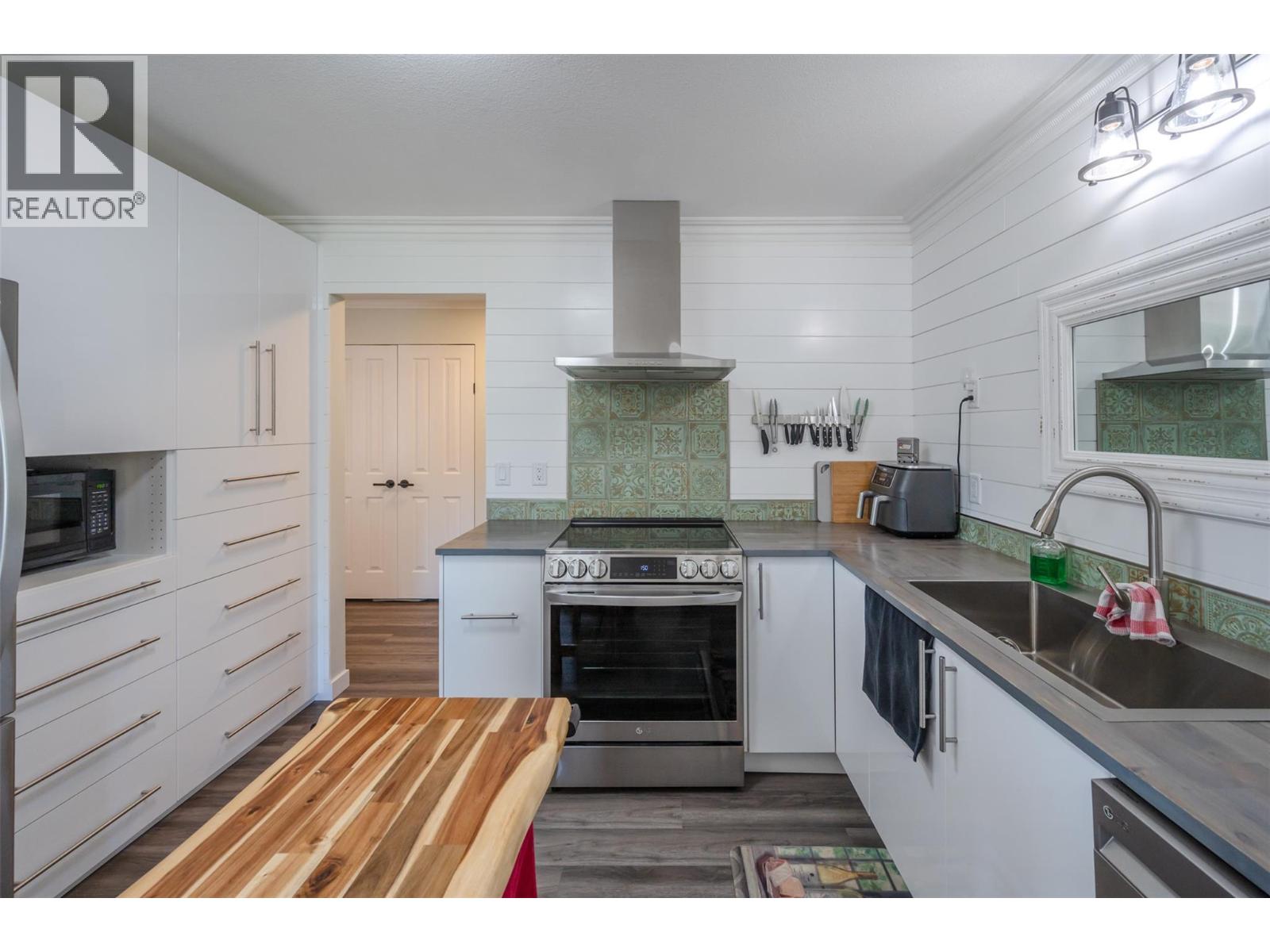 8905 Pineo Court Unit# 208, Summerland, British Columbia  V0H 1Z5 - Photo 3 - 10377246