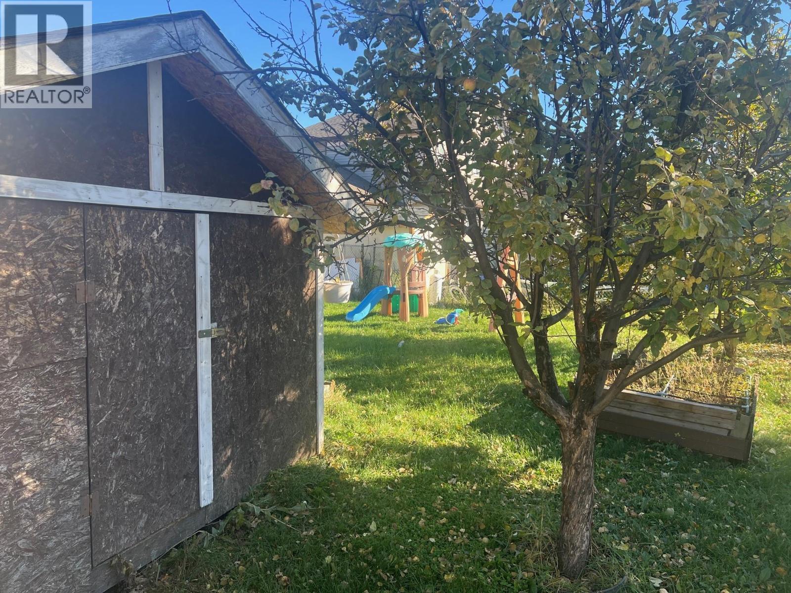 4809 51a Avenue, Chetwynd, British Columbia  V0C 1J0 - Photo 2 - 10377295