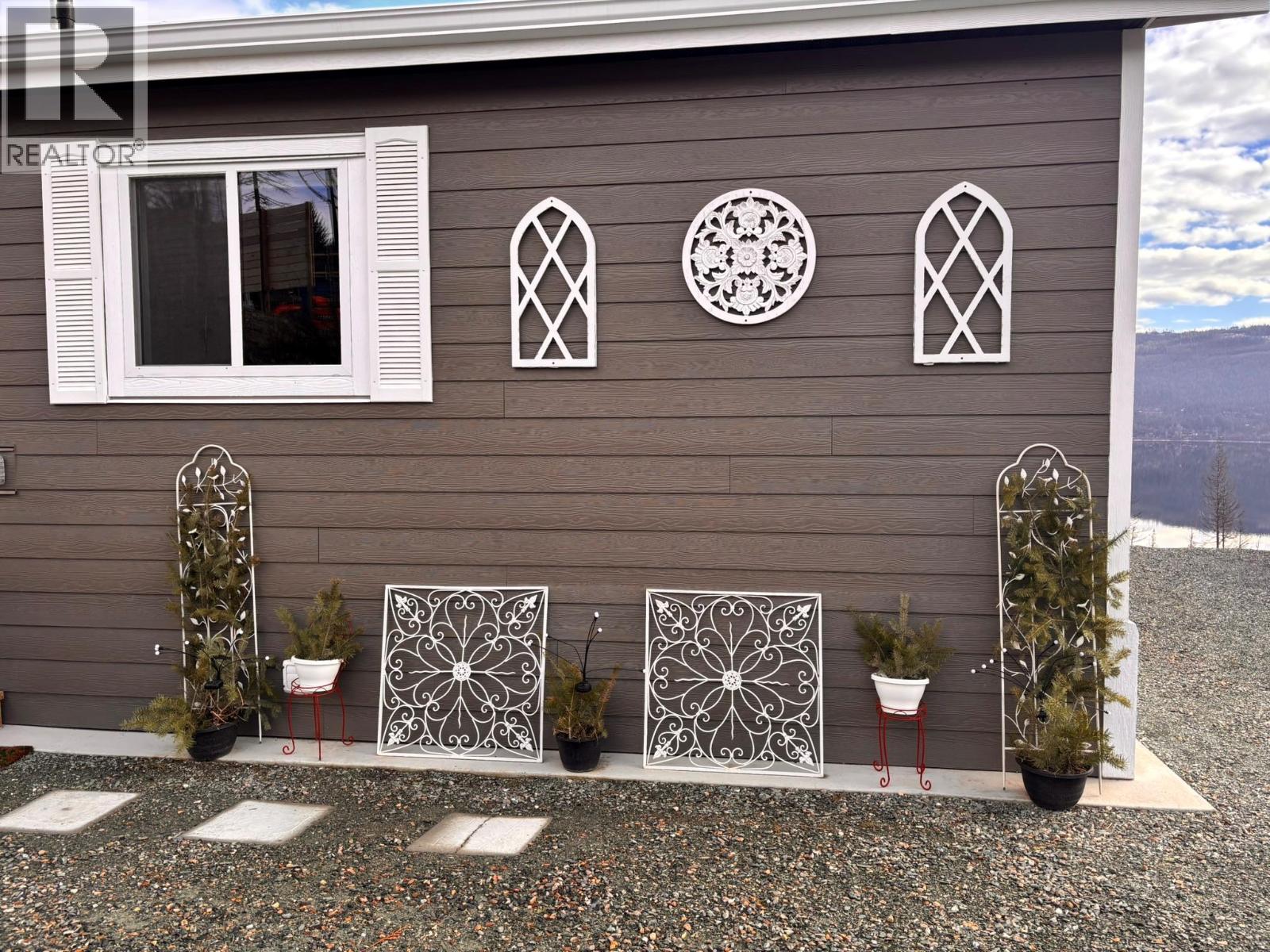 5208 Celista Place, Celista, British Columbia  V0E 1M6 - Photo 32 - 10377325