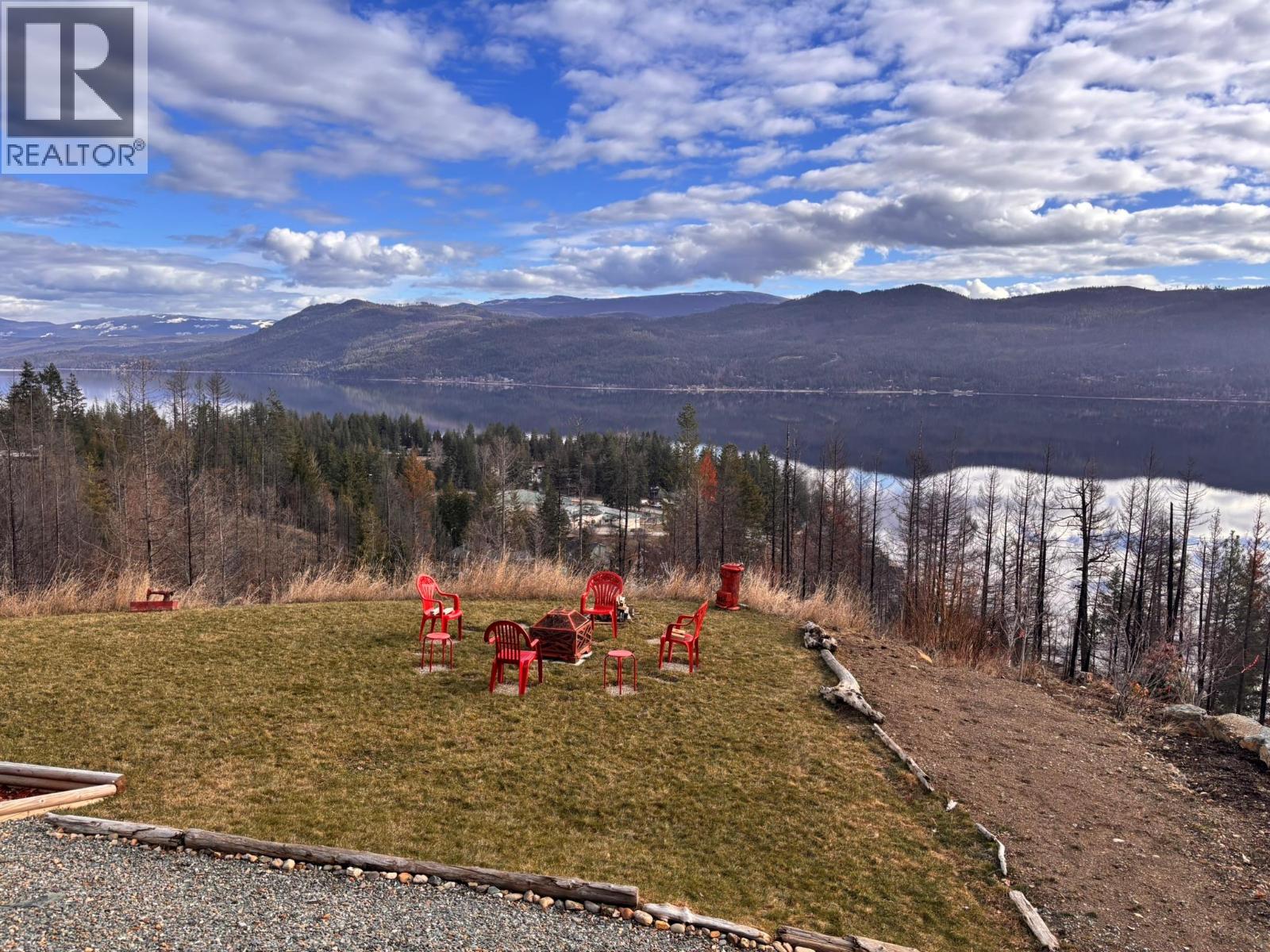 5208 Celista Place, Celista, British Columbia  V0E 1M6 - Photo 9 - 10377325