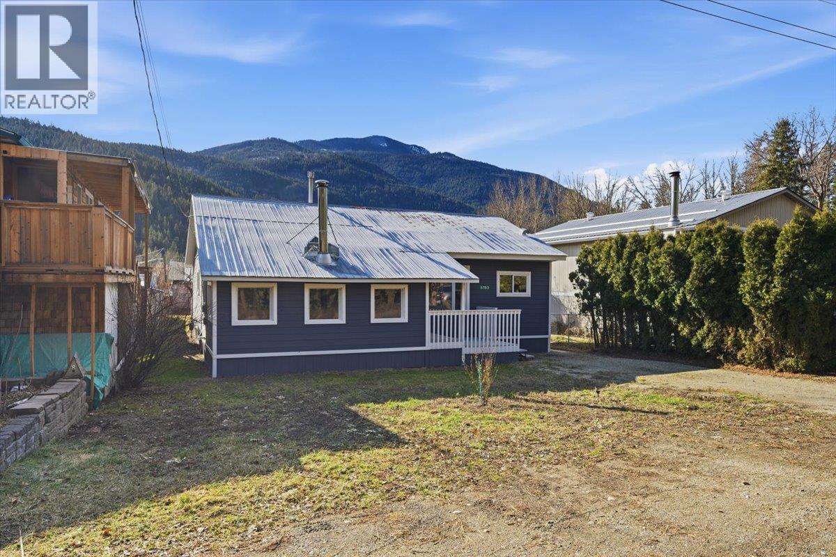 5783 Tuktakamin Road, Falkland, British Columbia  V0E 1W0 - Photo 1 - 10377340