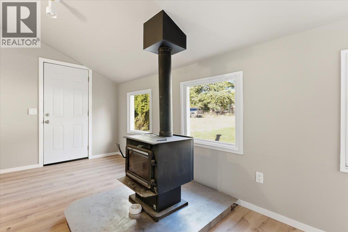 5783 Tuktakamin Road, Falkland, British Columbia  V0E 1W0 - Photo 10 - 10377340