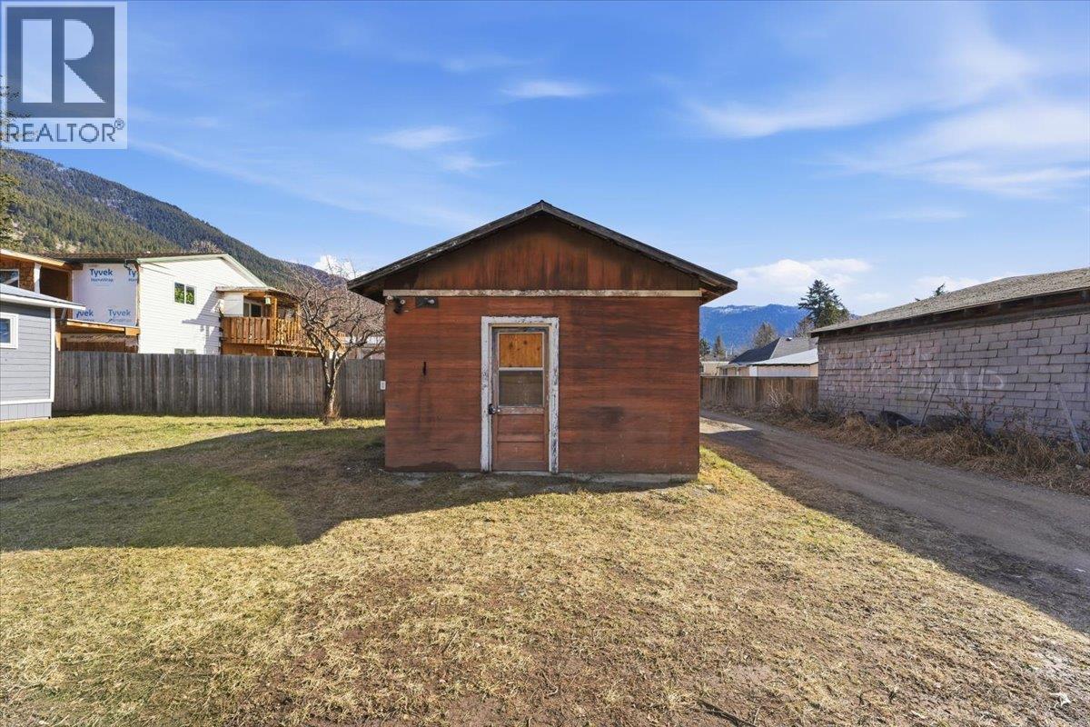 5783 Tuktakamin Road, Falkland, British Columbia  V0E 1W0 - Photo 28 - 10377340