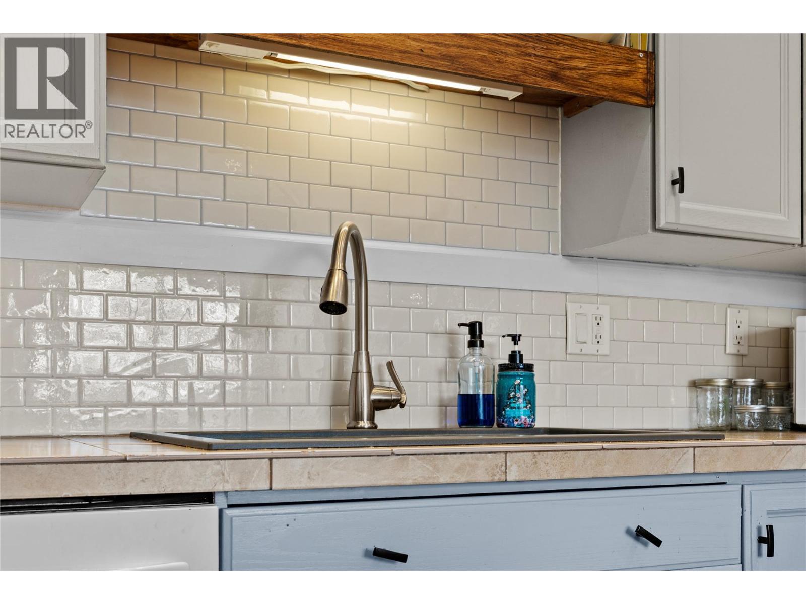 2568 Sandpiper Drive Unit# 54, Kamloops, British Columbia  V2B 6X1 - Photo 4 - 10377238