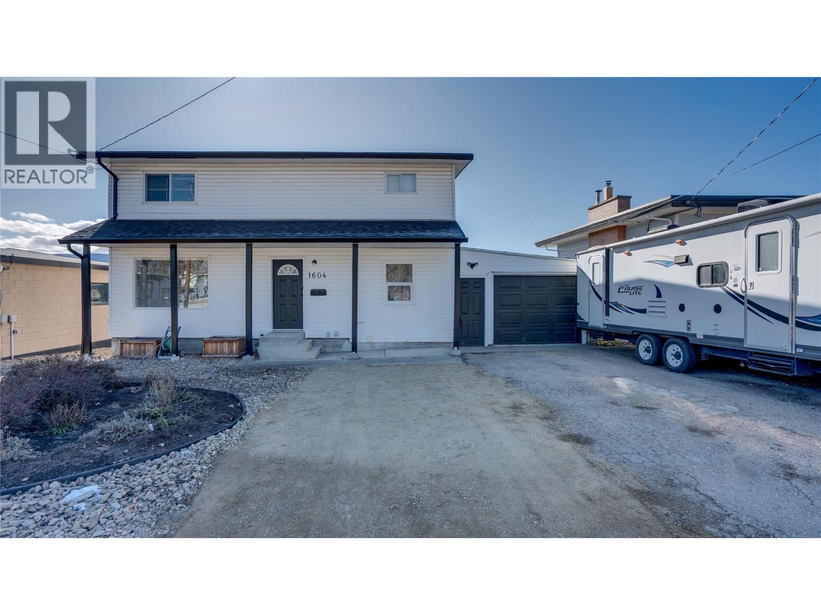 1604 25 Avenue, Vernon, British Columbia  V1T 1M7 - Photo 1 - 10377015