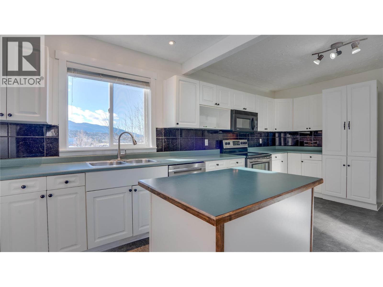 1604 25 Avenue, Vernon, British Columbia  V1T 1M7 - Photo 10 - 10377015